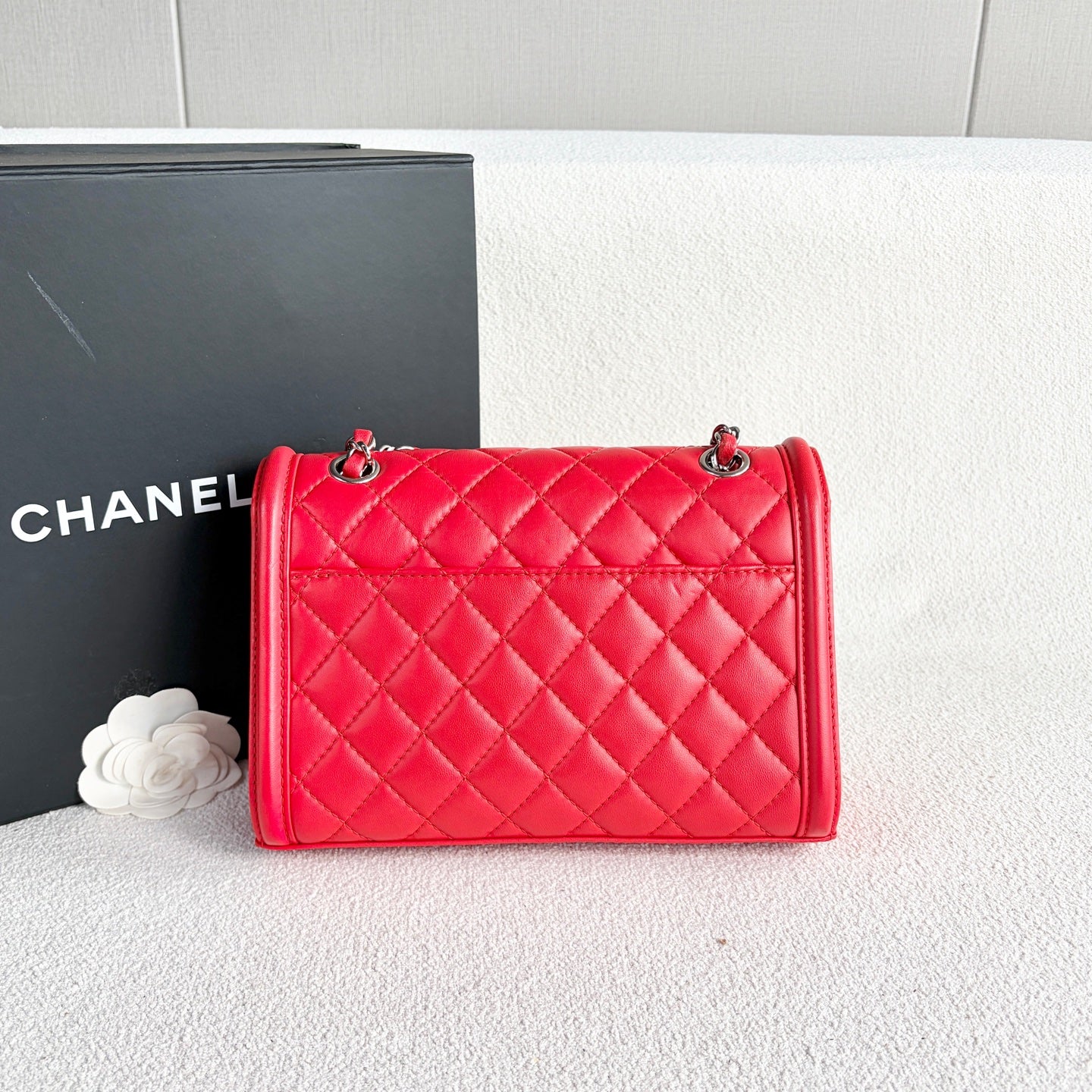 Chanel - Flap bag - Lambskin leather - Red with Silver-Tone Hardware - (Small)