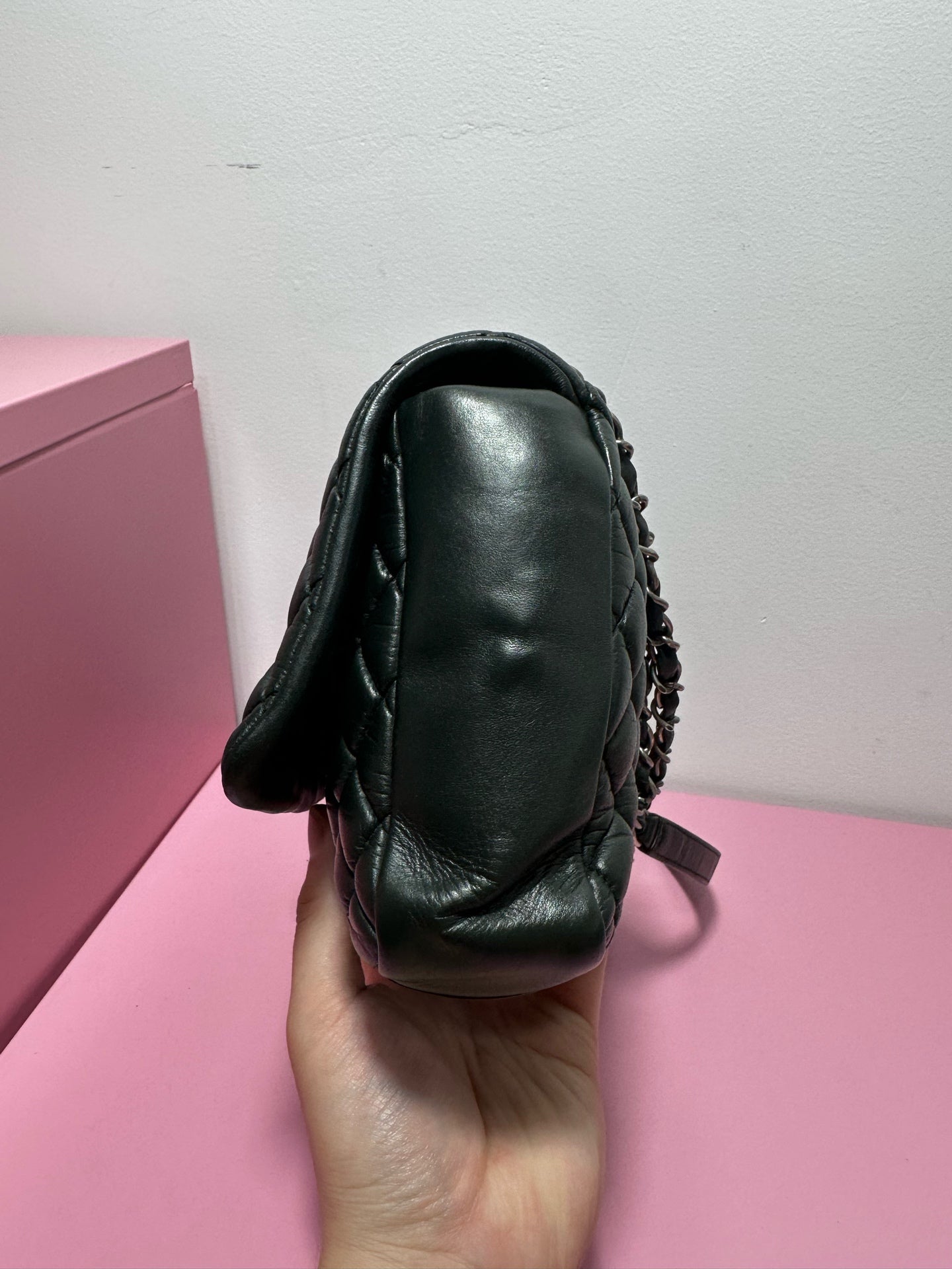 Chanel - Flap Bag - Leather - Black - (medium)