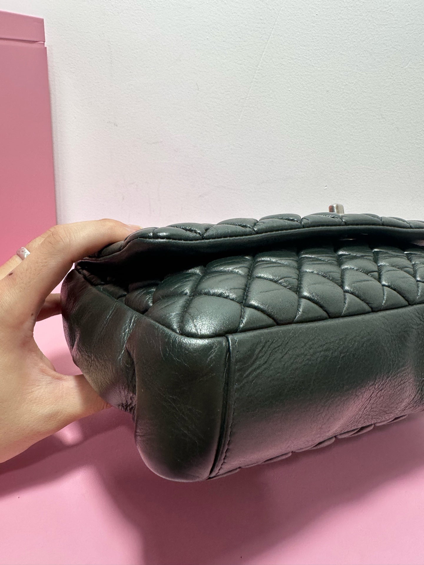 Chanel - Flap Bag - Leather - Black - (medium)