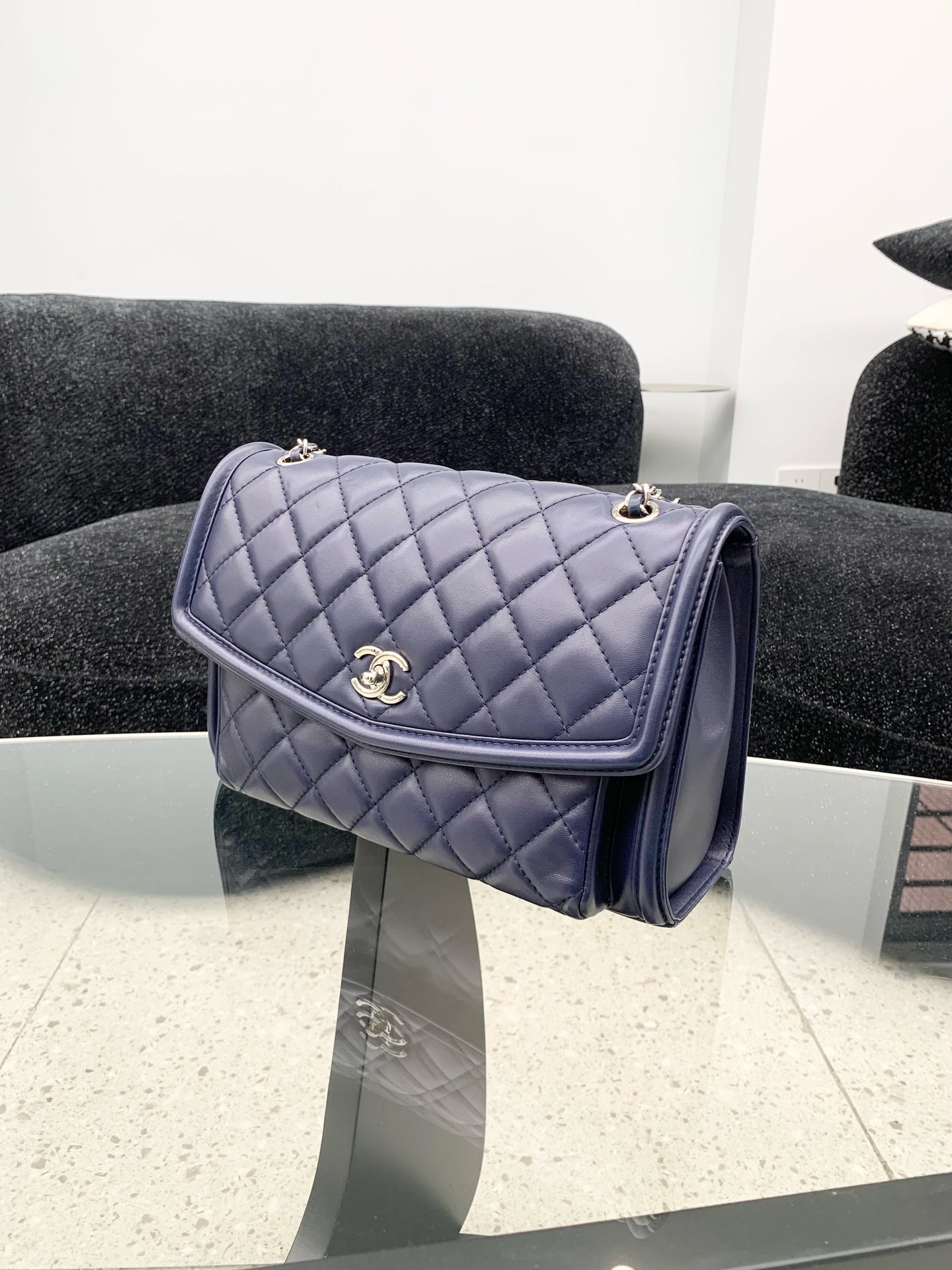 Chanel - Flap Bag - Leather - Blue - (medium)