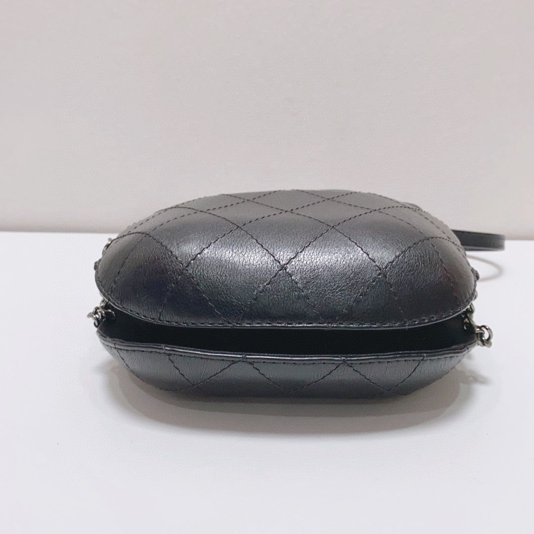 Chanel - Gabrielle Drawstring Bucket Bag - Aged calfskin leather - Black - (mini)