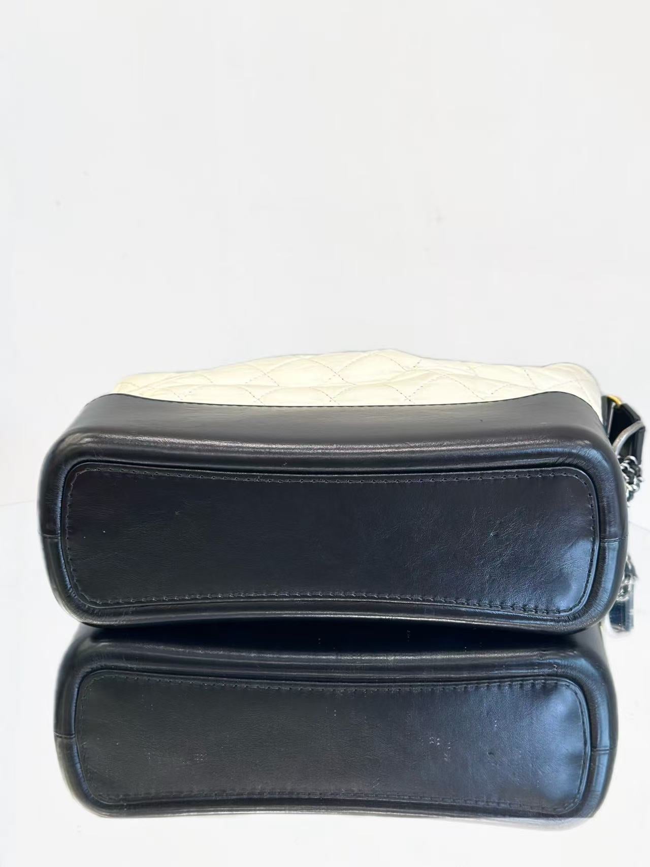 Chanel - Gabrielle Hobo Bag - Aged calfskin and smooth calfskin leather - Black and White - (Medium)