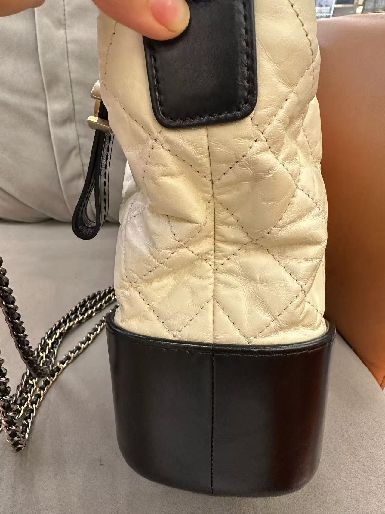Chanel - Gabrielle Hobo Bag - Aged calfskin and smooth calfskin leather - Black and White - (Medium)
