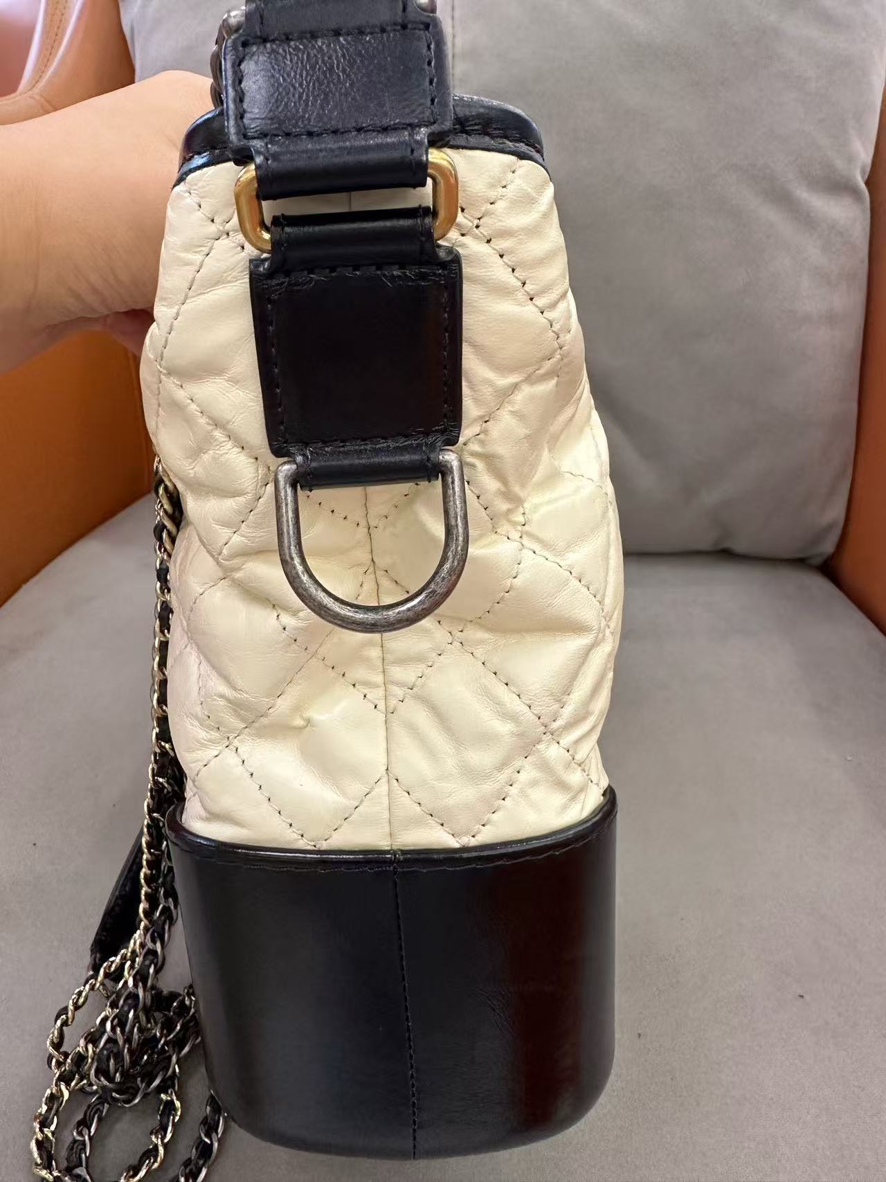Chanel - Gabrielle Hobo Bag - Aged calfskin and smooth calfskin leather - Black and White - (Medium)