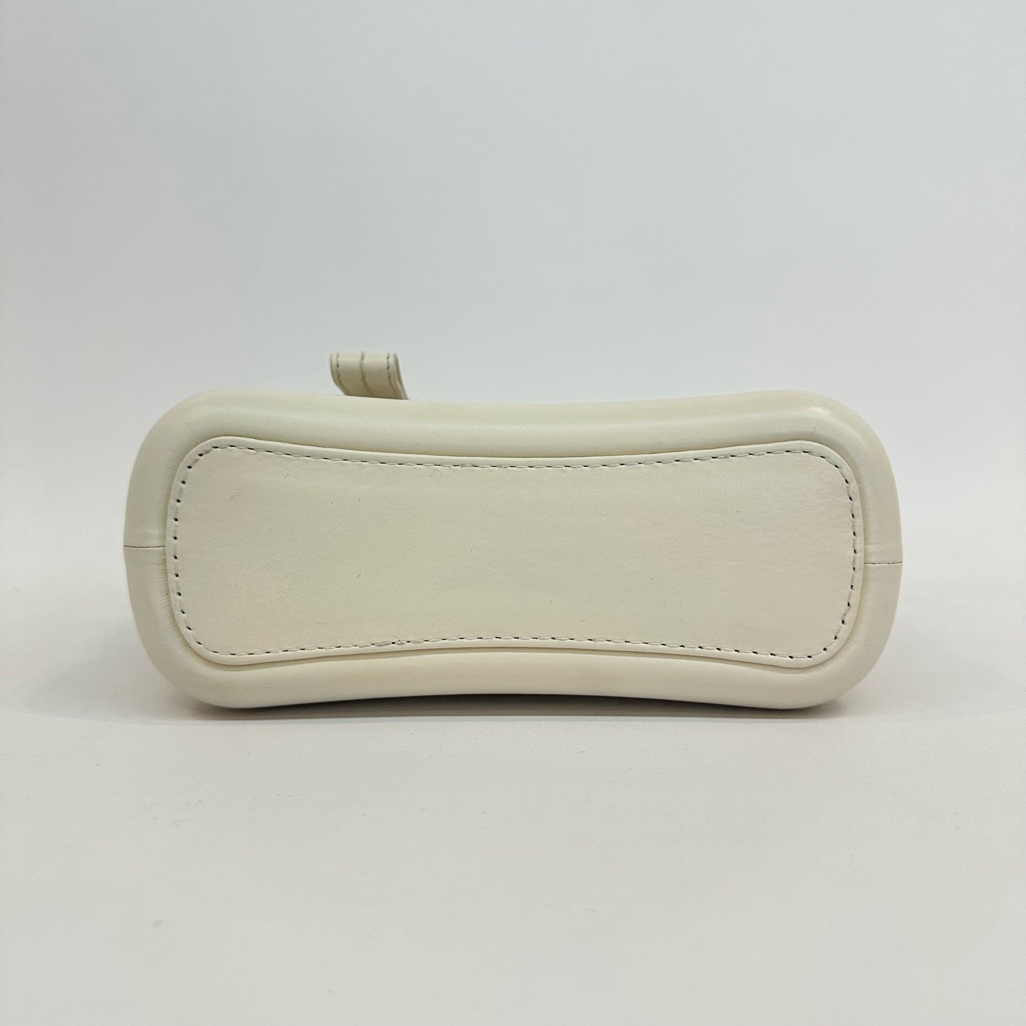 Chanel - Gabrielle Hobo Bag - Aged calfskin leather - White - (Small)
