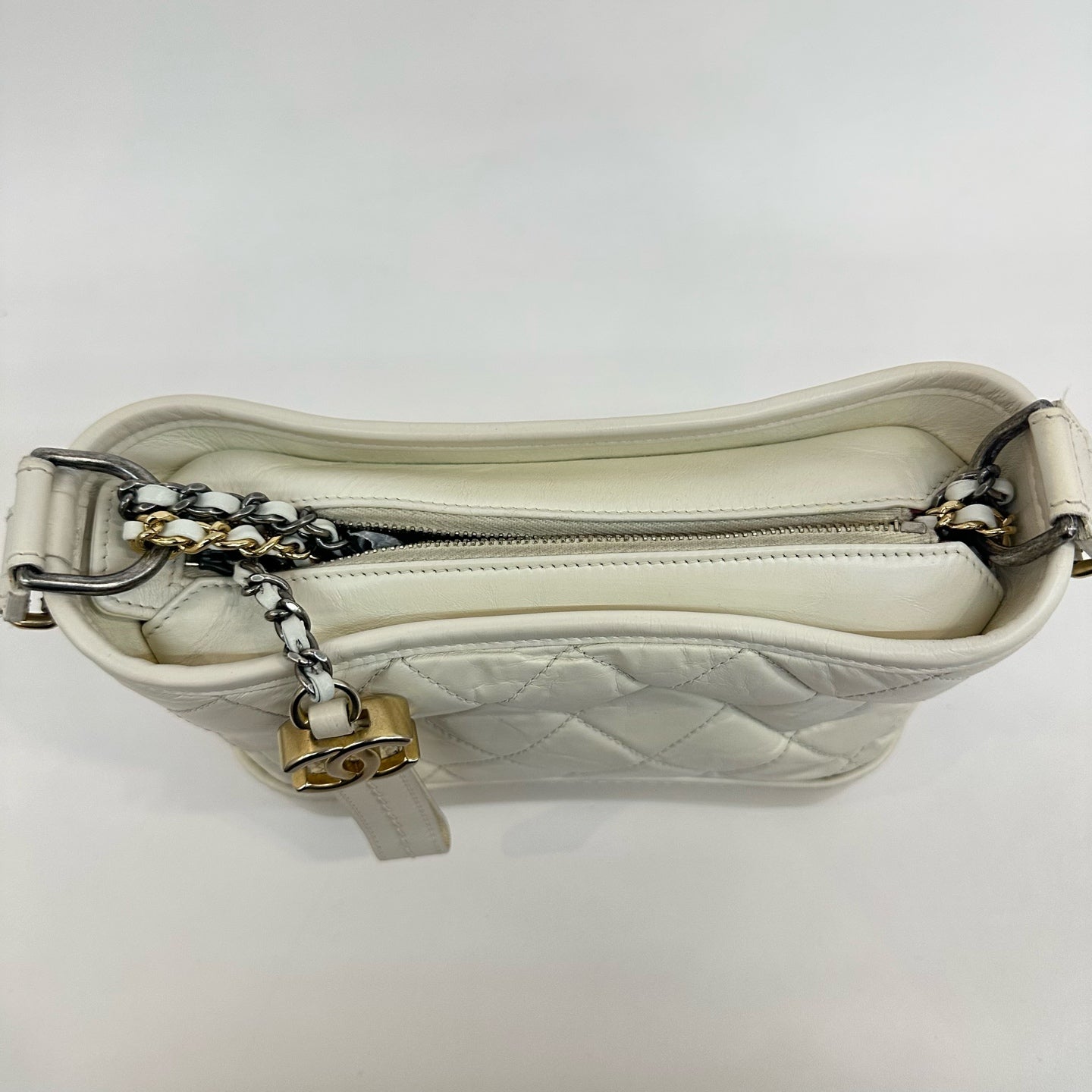 Chanel - Gabrielle Hobo Bag - Aged calfskin leather - White - (Small)