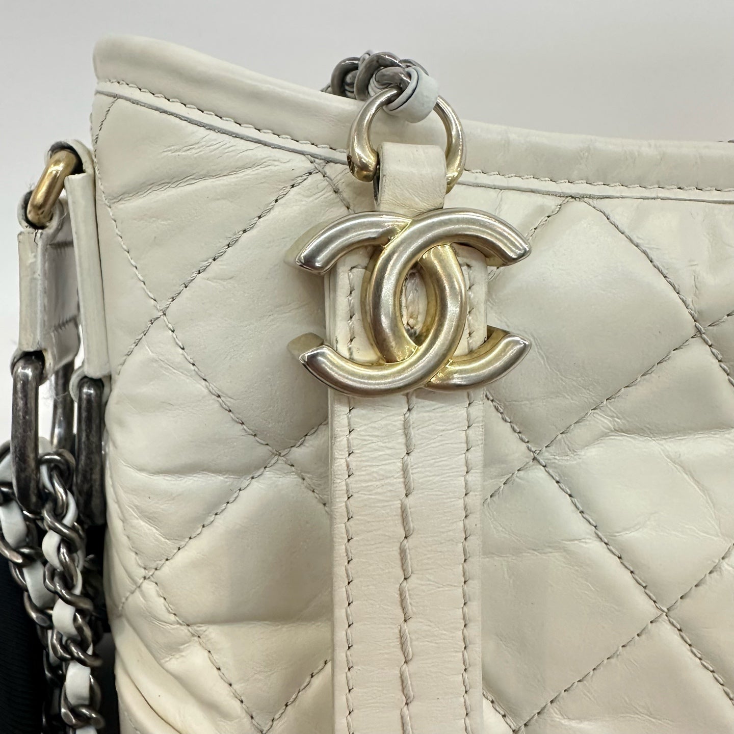 Chanel - Gabrielle Hobo Bag - Aged calfskin leather - White - (Small)