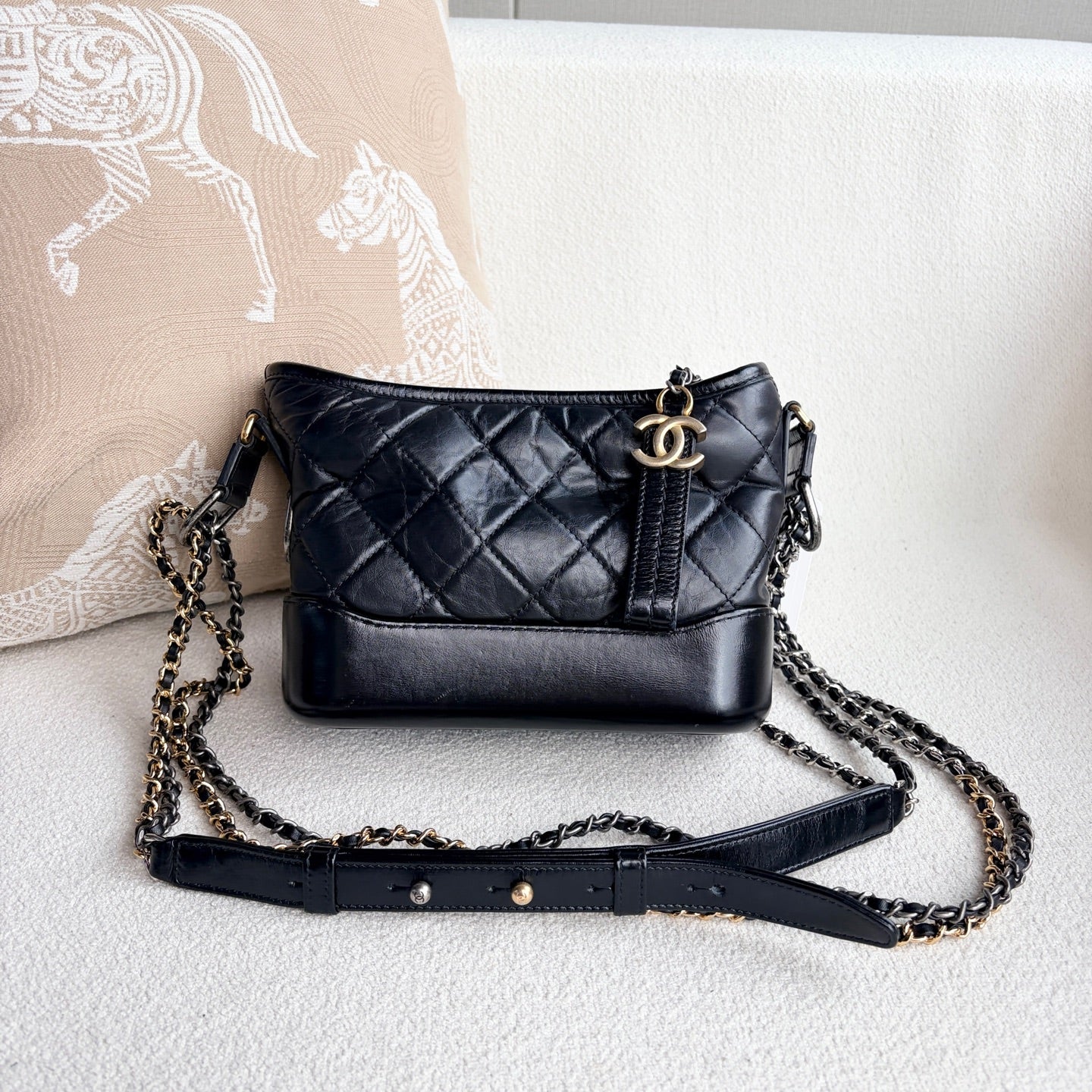 Chanel - Gabrielle Hobo Bag - Calfskin leather - Black with Mixed-Tone Hardware - (Small)