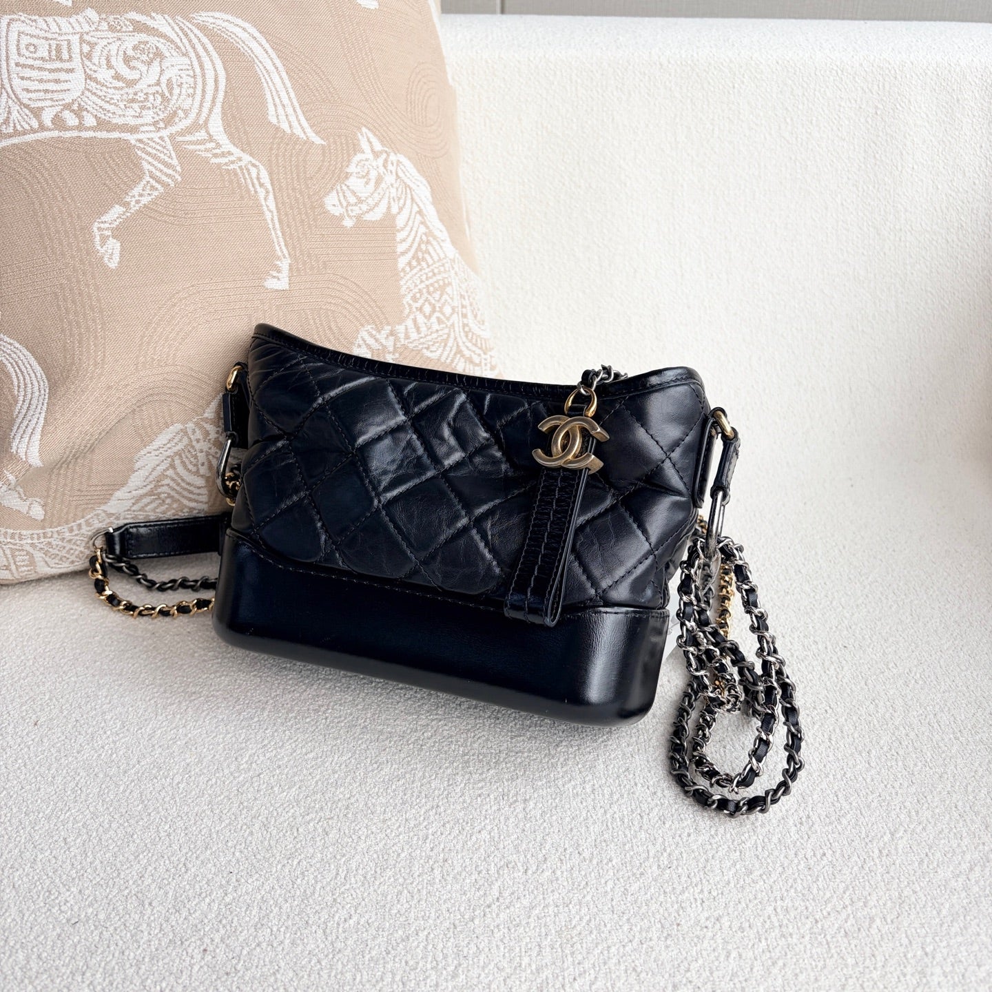Chanel - Gabrielle Hobo Bag - Calfskin leather - Black with Mixed-Tone Hardware - (Small)