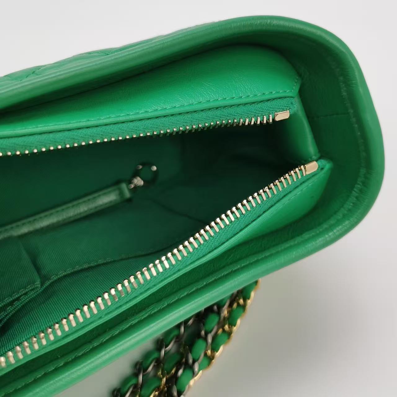 Chanel - Gabrielle Hobo Bag - Calfskin leather - Green - (Small)