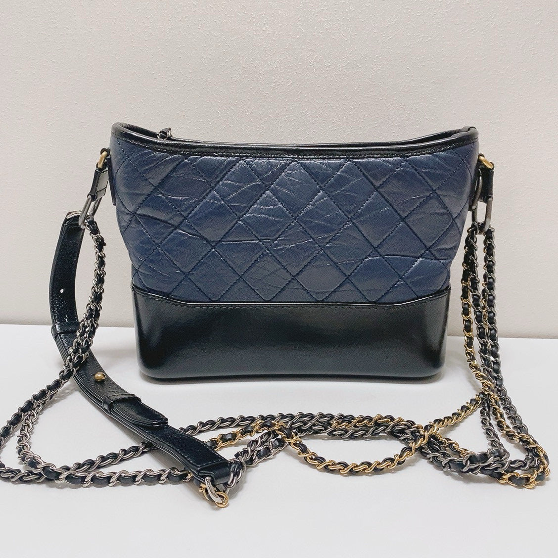 Chanel - Gabrielle Hobo Bag - Distressed calfskin and smooth calfskin leather - Blue and Black - (Medium)
