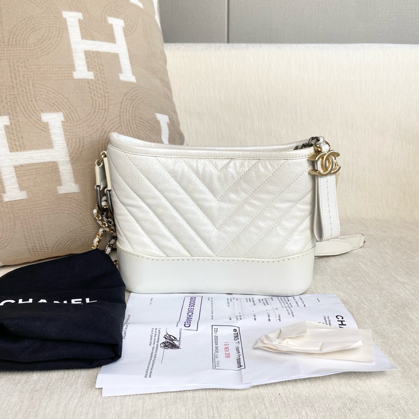 Chanel - Gabrielle Hobo Bag - Leather - White - (small)