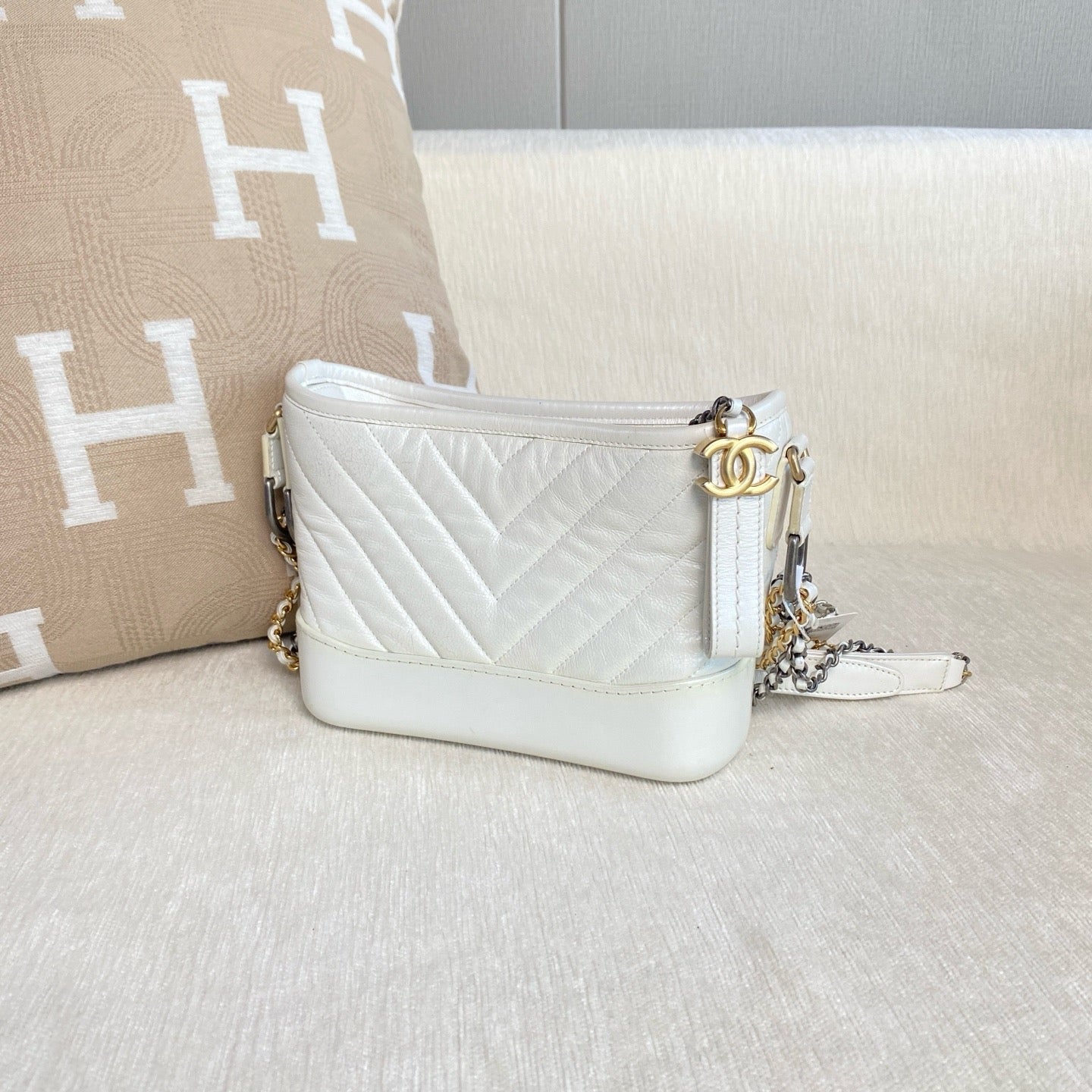 Chanel - Gabrielle Hobo Bag - Leather - White - (small)