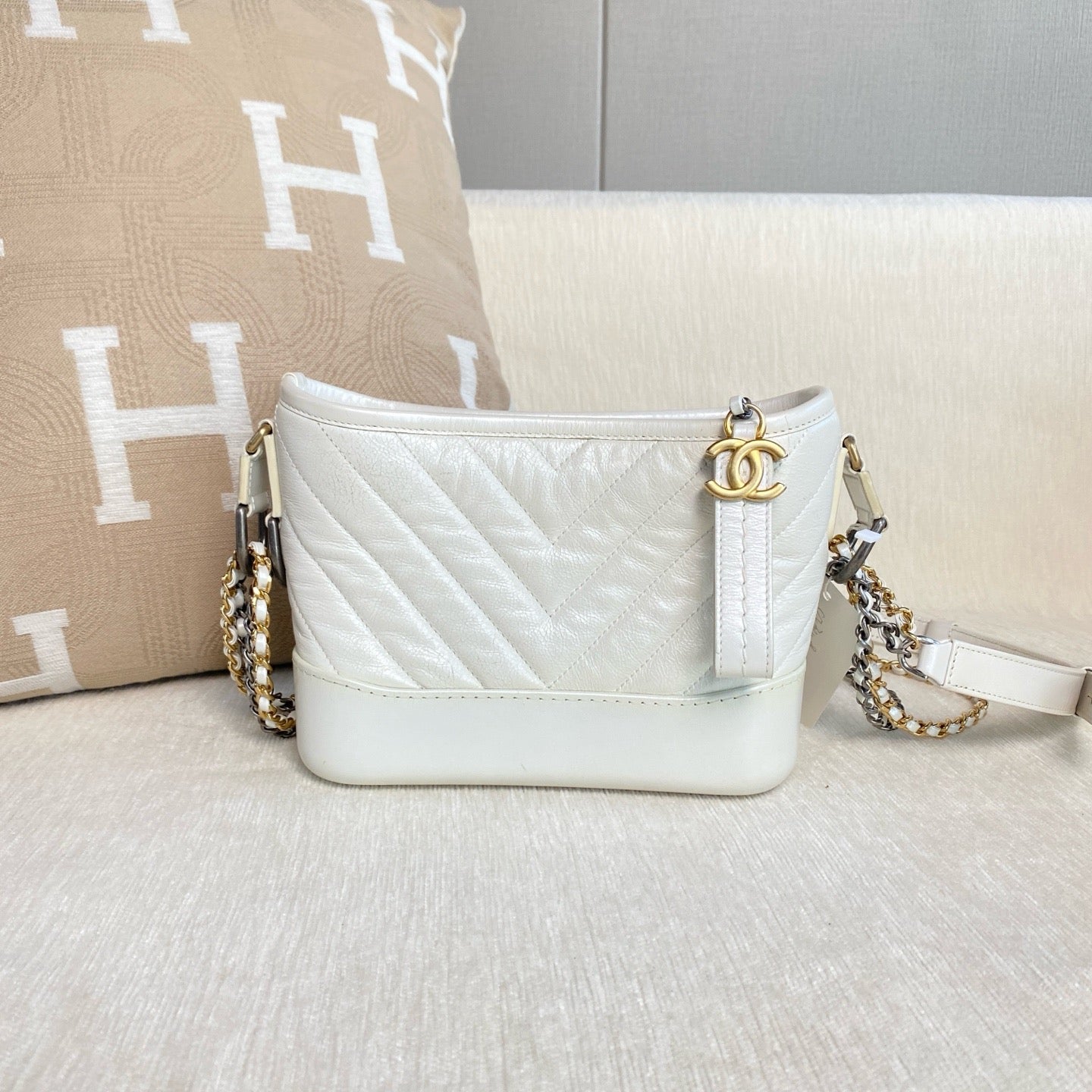Chanel - Gabrielle Hobo Bag - Leather - White - (small)