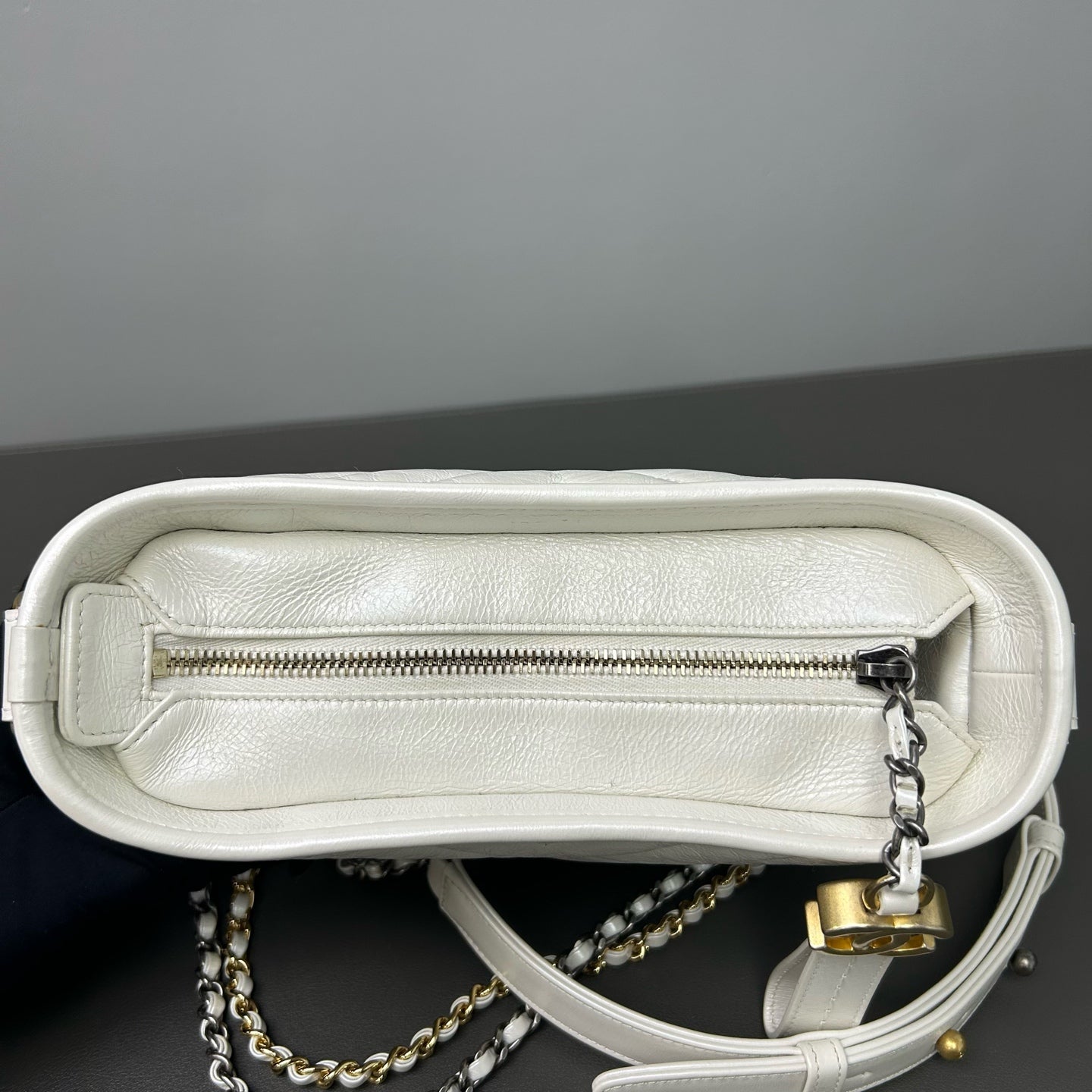 Chanel - Gabrielle Hobo Bag - Leather - White - (small)