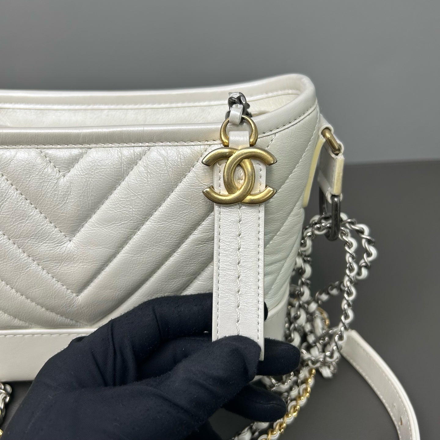 Chanel - Gabrielle Hobo Bag - Leather - White - (small)