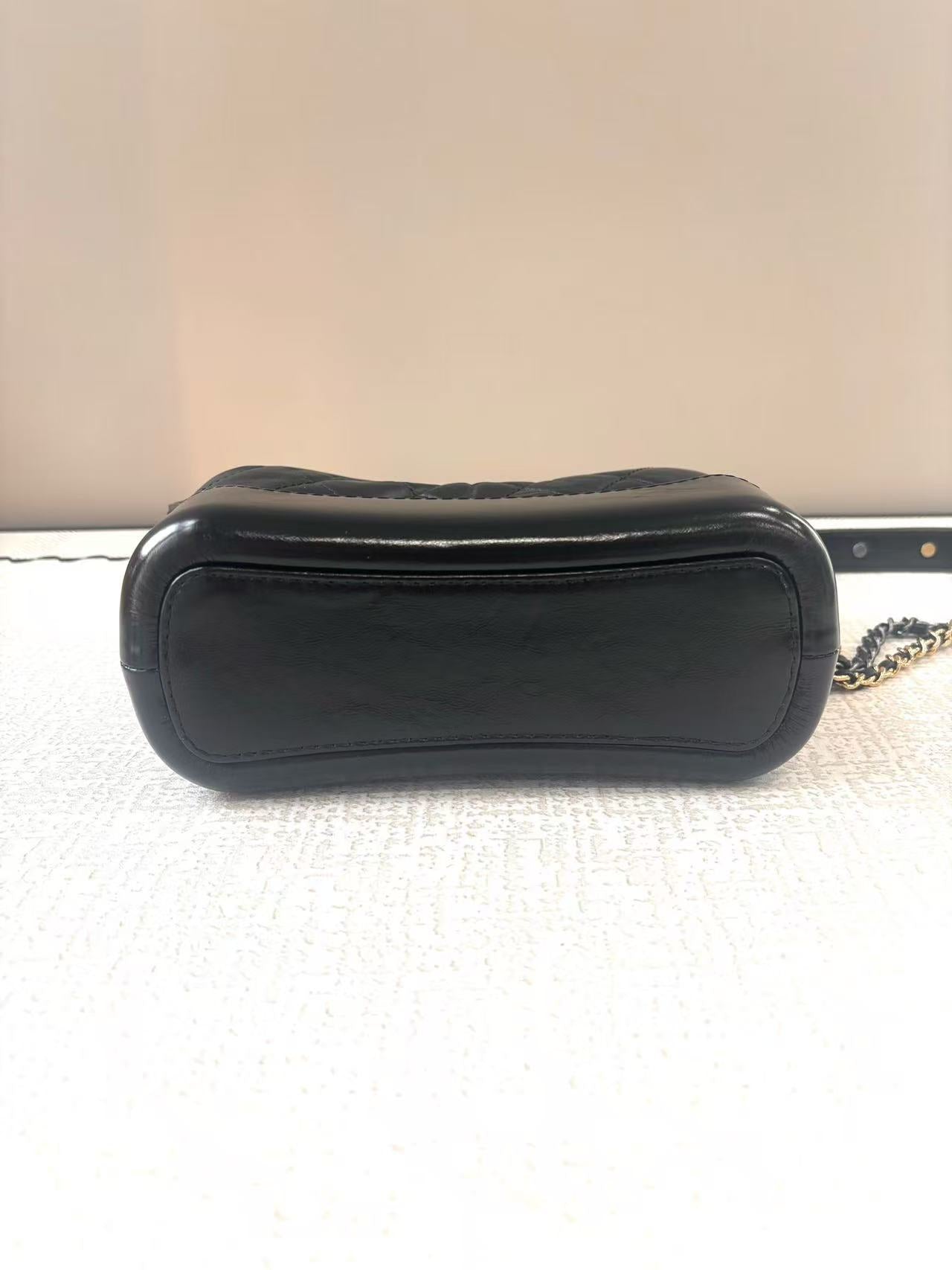 Chanel - Gabrielle Hobo Bag (Mini) - Vintage calfskin leather and smooth calfskin leather - Black - (mini)