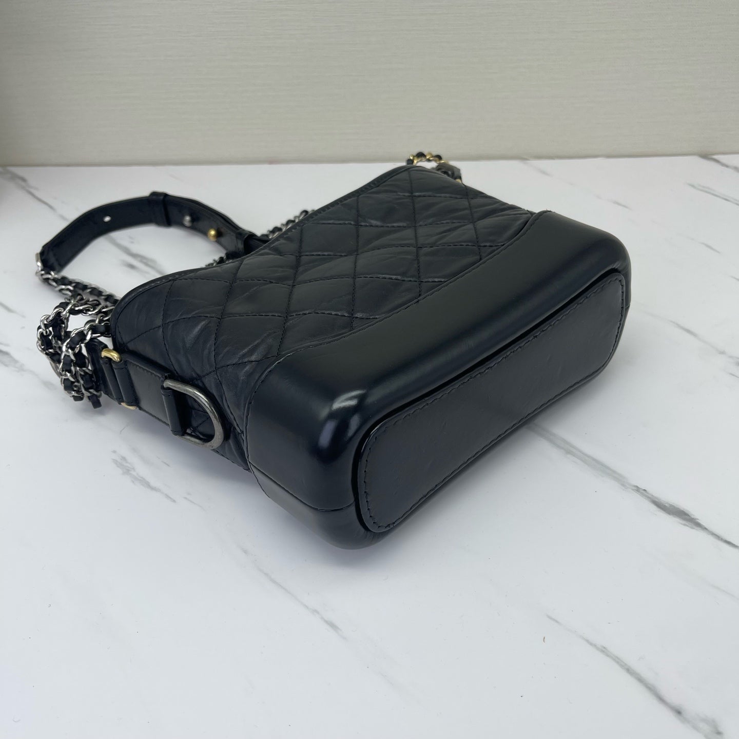 Chanel - Gabrielle Hobo Bag - Oiled wax leather and smooth calfskin - Black with Mixed-Tone Hardware - (small)