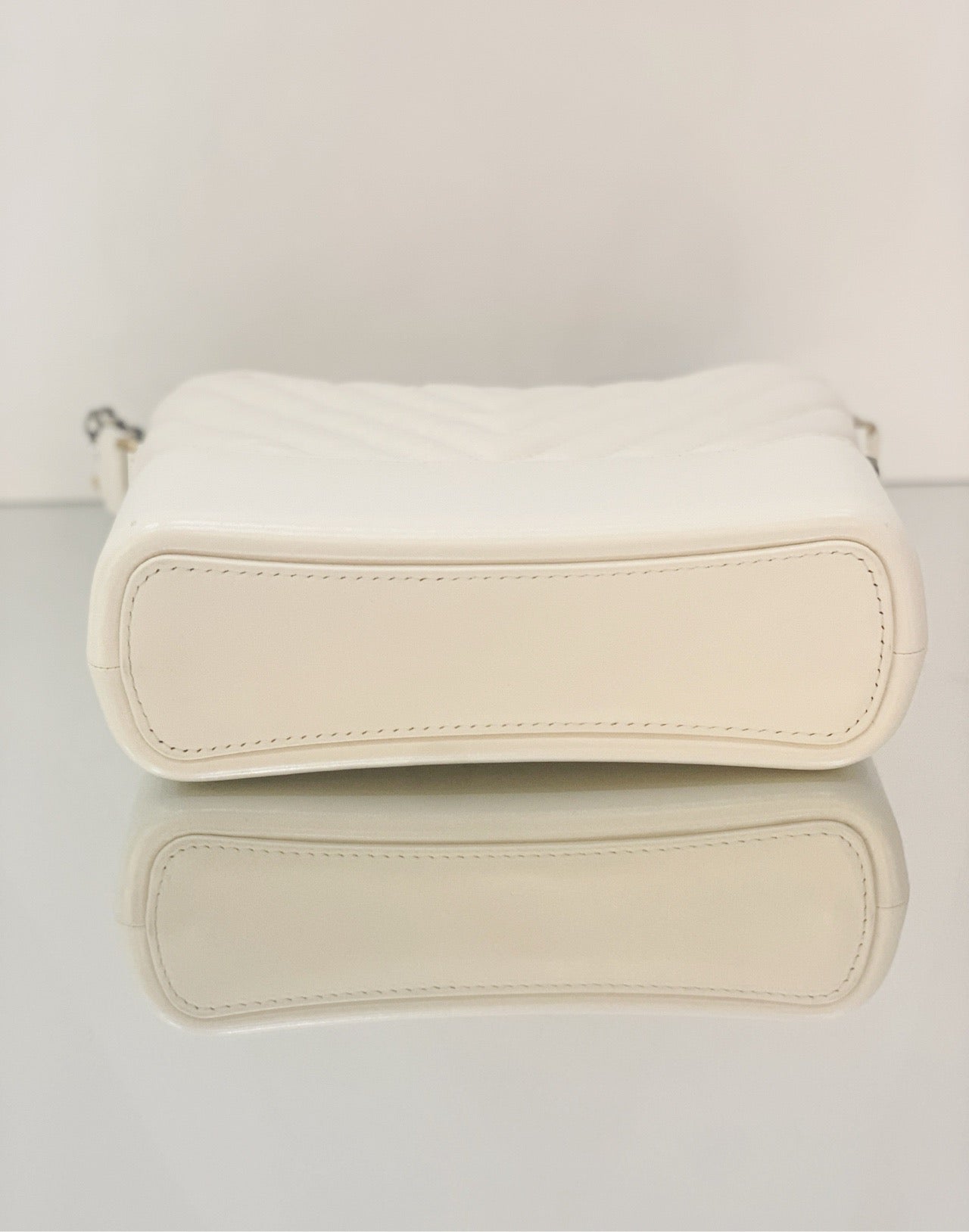 Chanel - Gabrielle Hobo Bag - Quilted calfskin leather and smooth calfskin leather - White - (medium)