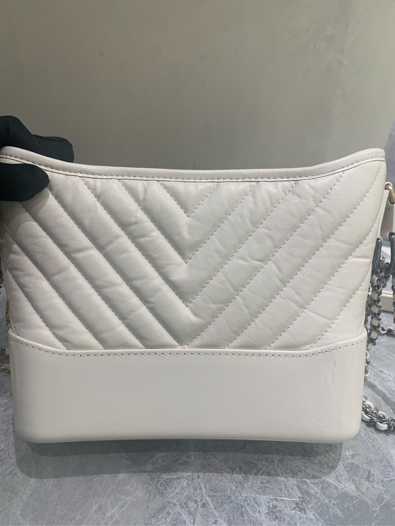 Chanel - Gabrielle Hobo Bag - Quilted calfskin leather and smooth calfskin leather - White - (medium)
