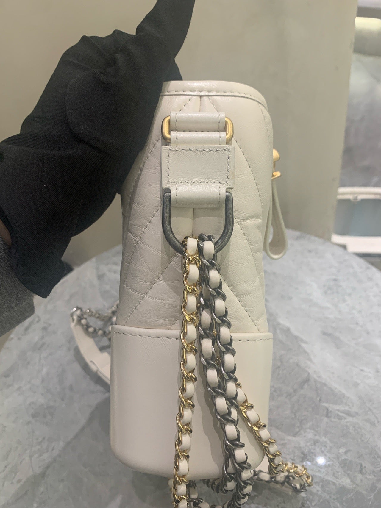 Chanel - Gabrielle Hobo Bag - Quilted calfskin leather and smooth calfskin leather - White - (medium)