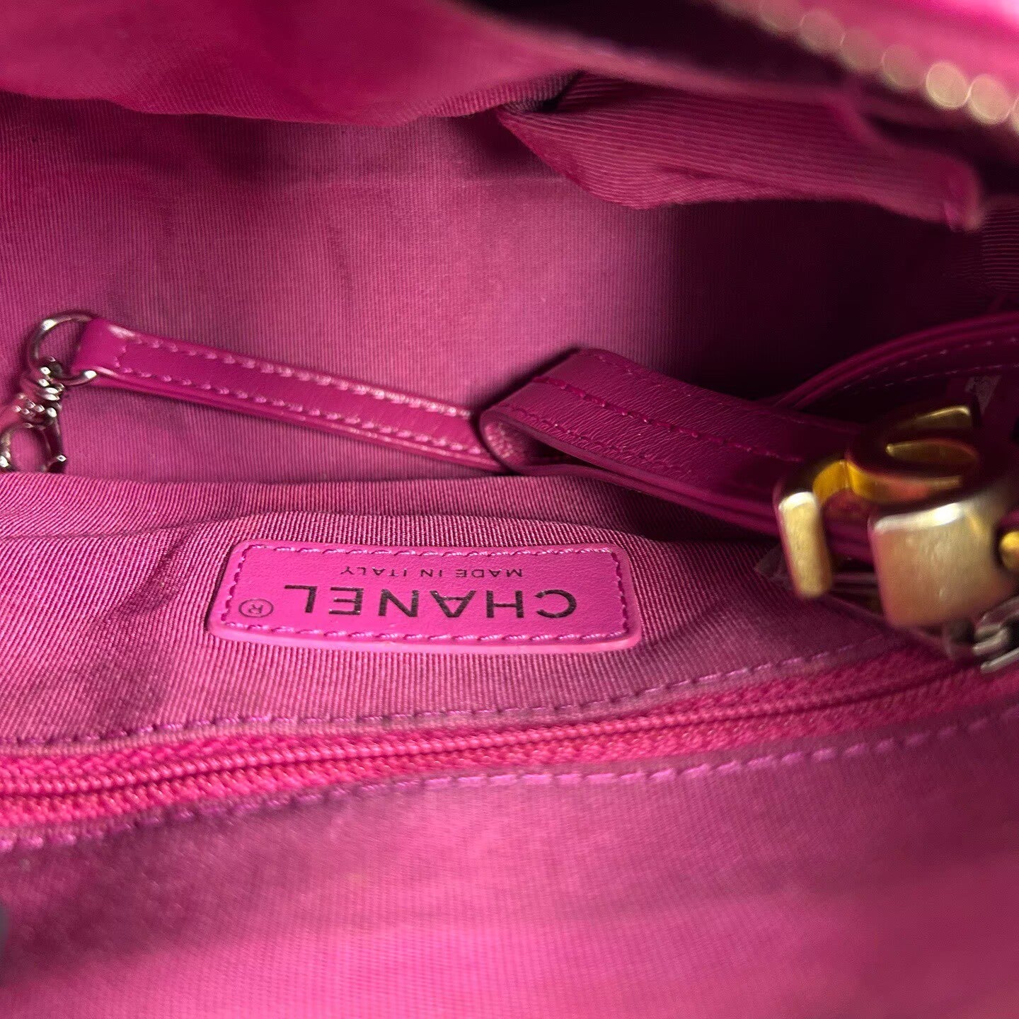 Chanel - Gabrielle Hobo Bag - Quilted cowhide leather - Fuchsia Pink - (small)