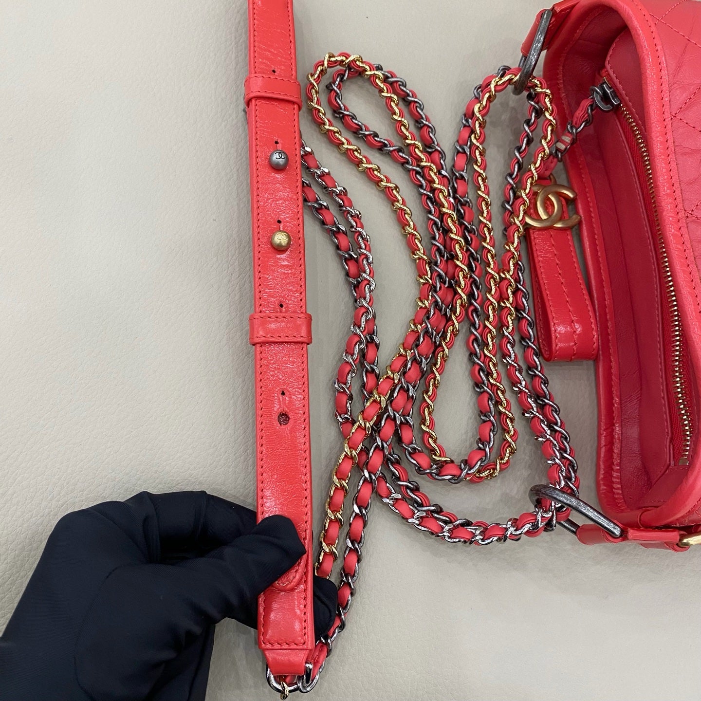 Chanel - Gabrielle Hobo Bag Small - Aged calfskin leather and smooth calfskin leather - Red - (Small)