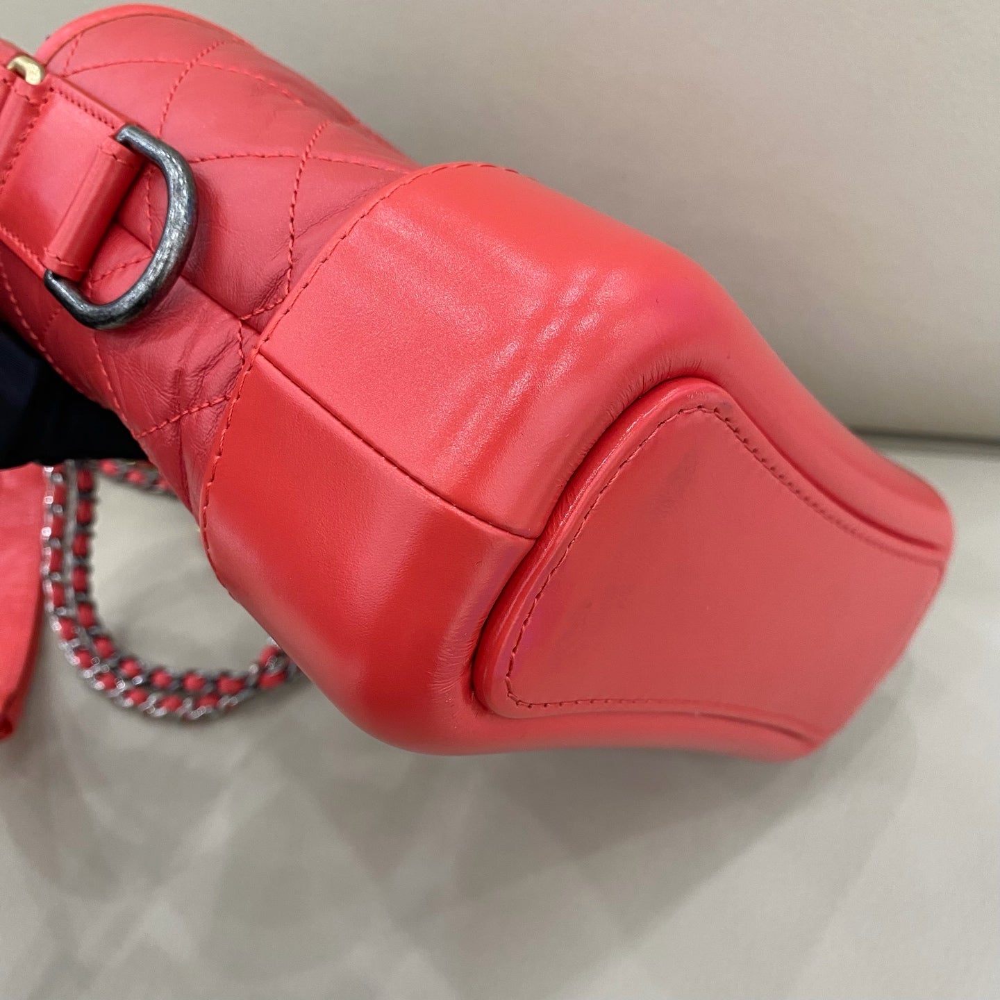Chanel - Gabrielle Hobo Bag Small - Aged calfskin leather and smooth calfskin leather - Red - (Small)