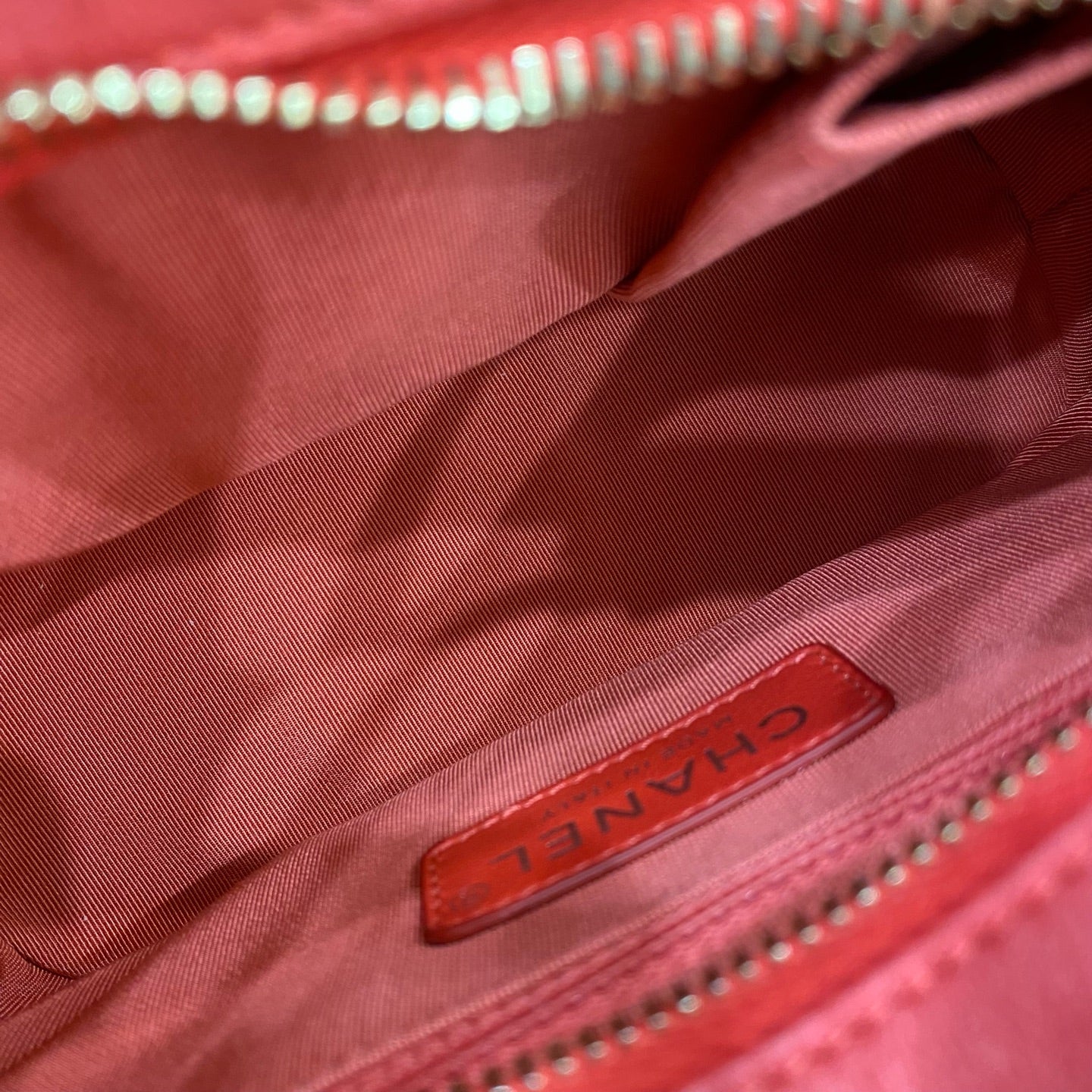 Chanel - Gabrielle Hobo Bag Small - Aged calfskin leather and smooth calfskin leather - Red - (Small)
