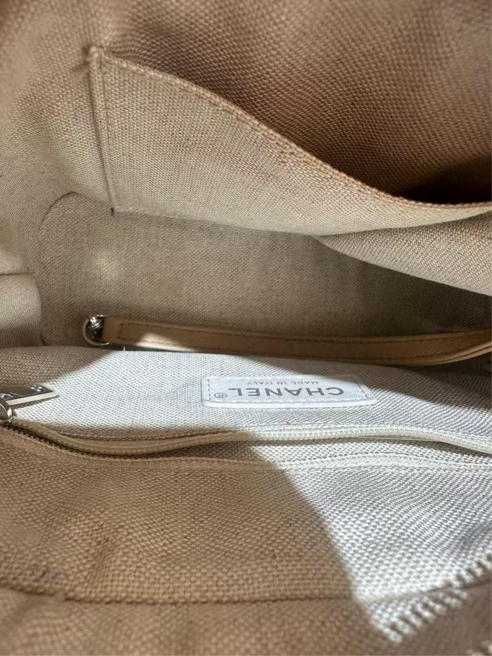 Chanel - Gabrielle Hobo Bag - Tweed and Leather - Beige - (small)