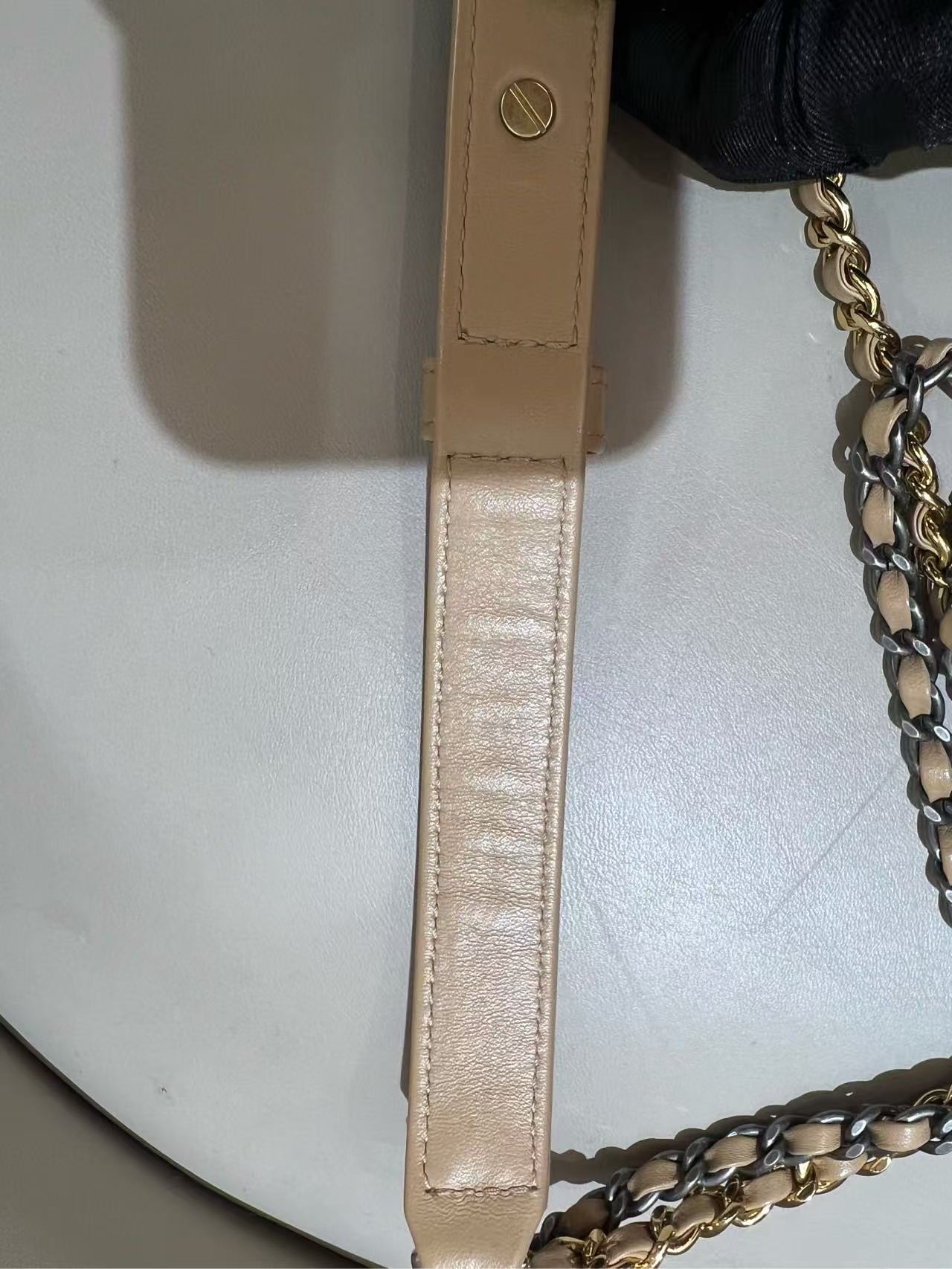 Chanel - Gabrielle Hobo Bag - Tweed and Leather - Beige - (small)