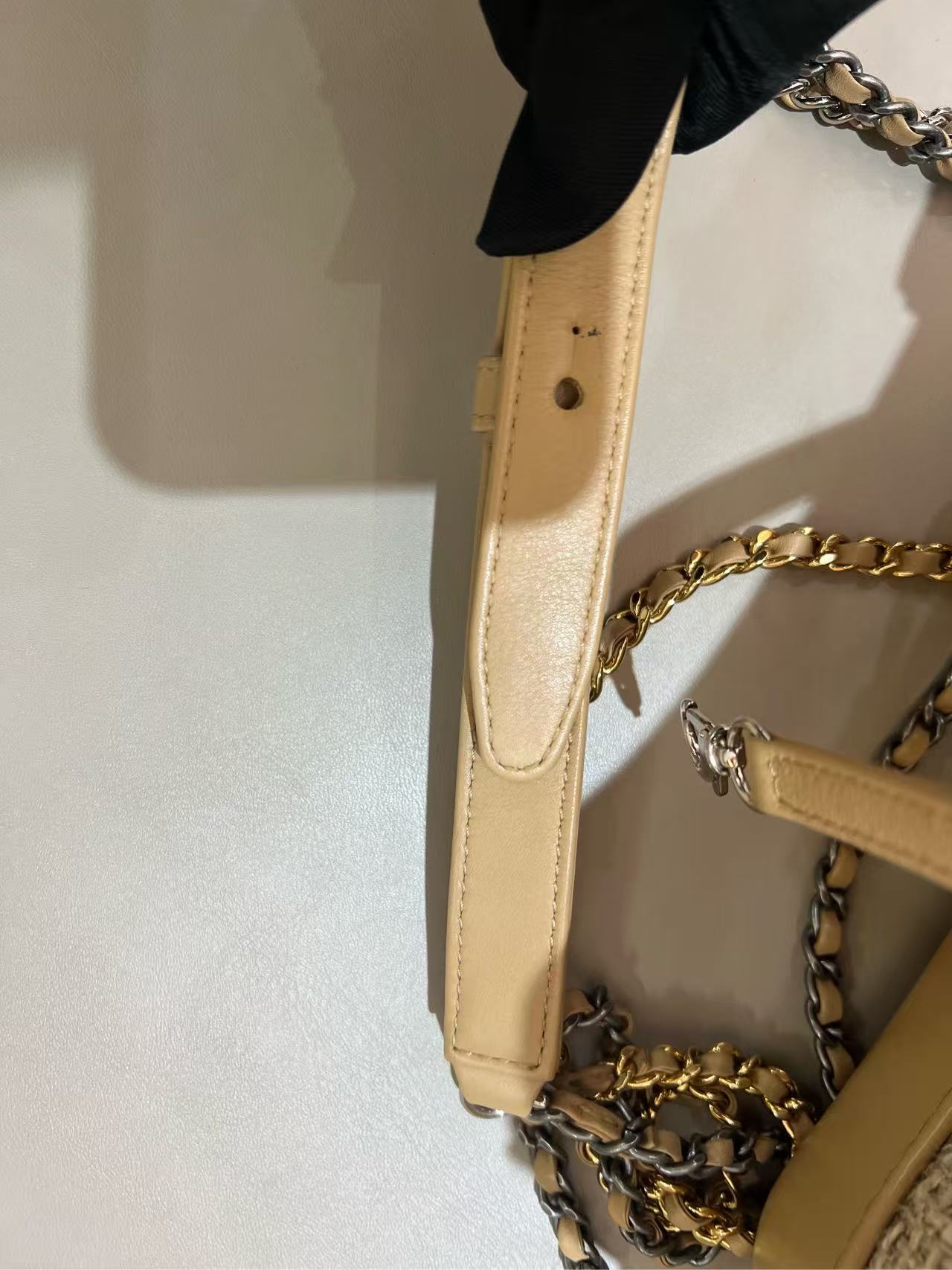 Chanel - Gabrielle Hobo Bag - Tweed and Leather - Beige - (small)