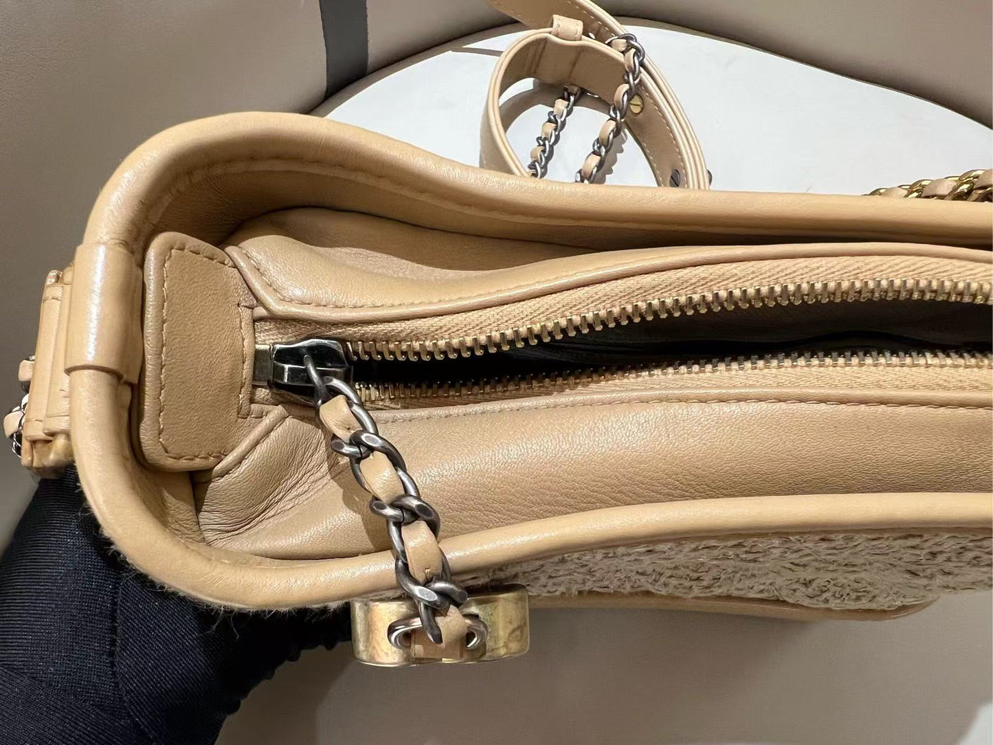 Chanel - Gabrielle Hobo Bag - Tweed and Leather - Beige - (small)