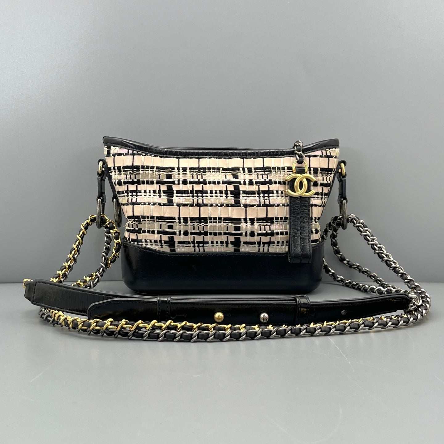 Chanel - Gabrielle Hobo Bag - Woven fabric and aged calfskin leather - Multicolour with Black accents - (Small)