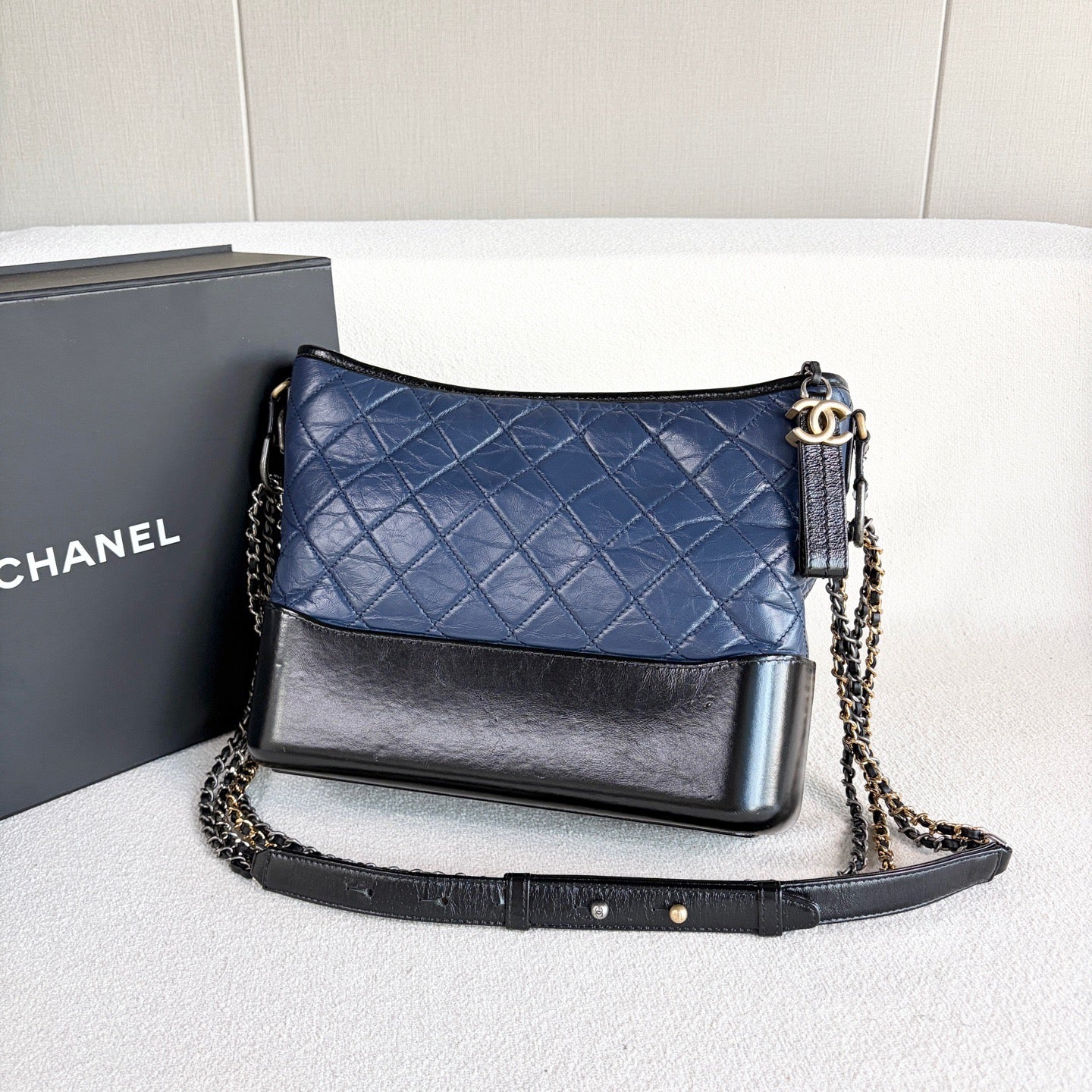 Chanel - Gabrielle Hobo - Leather - Blue - (medium)