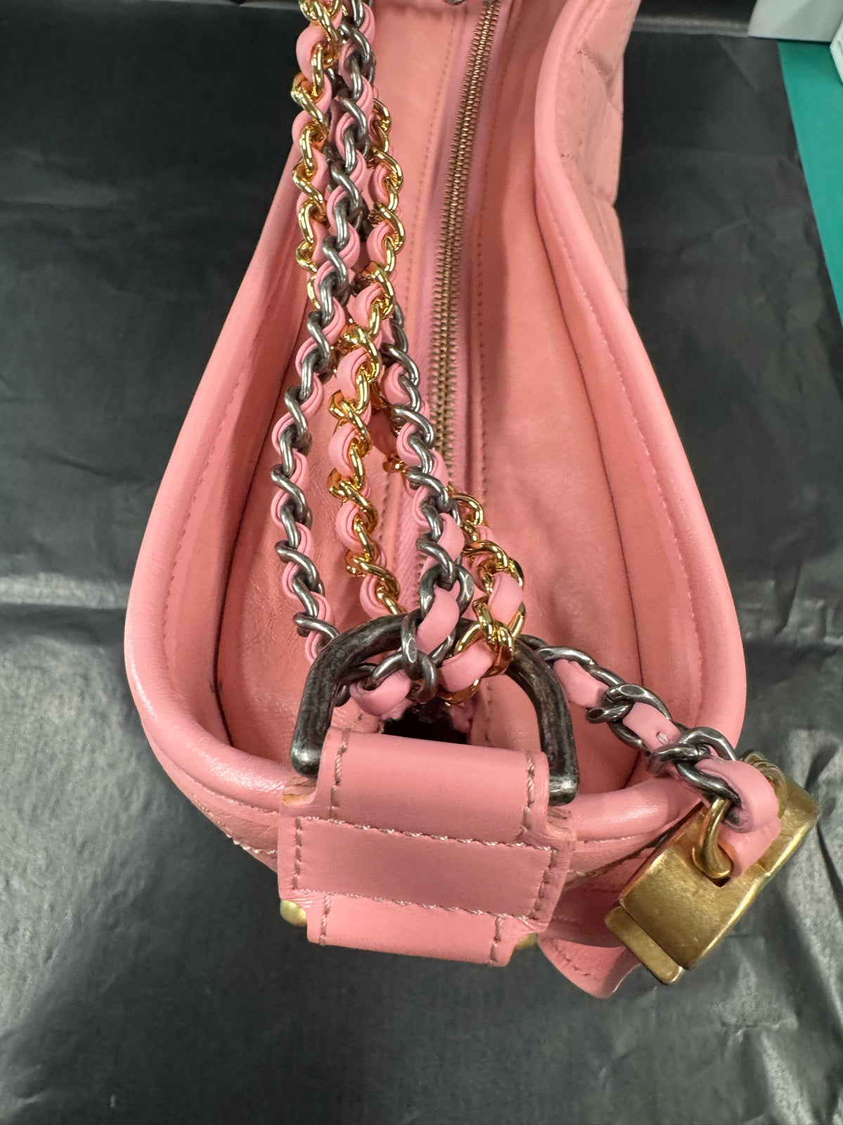 Chanel - Gabrielle Hobo Medium - Leather - Pink - (medium)
