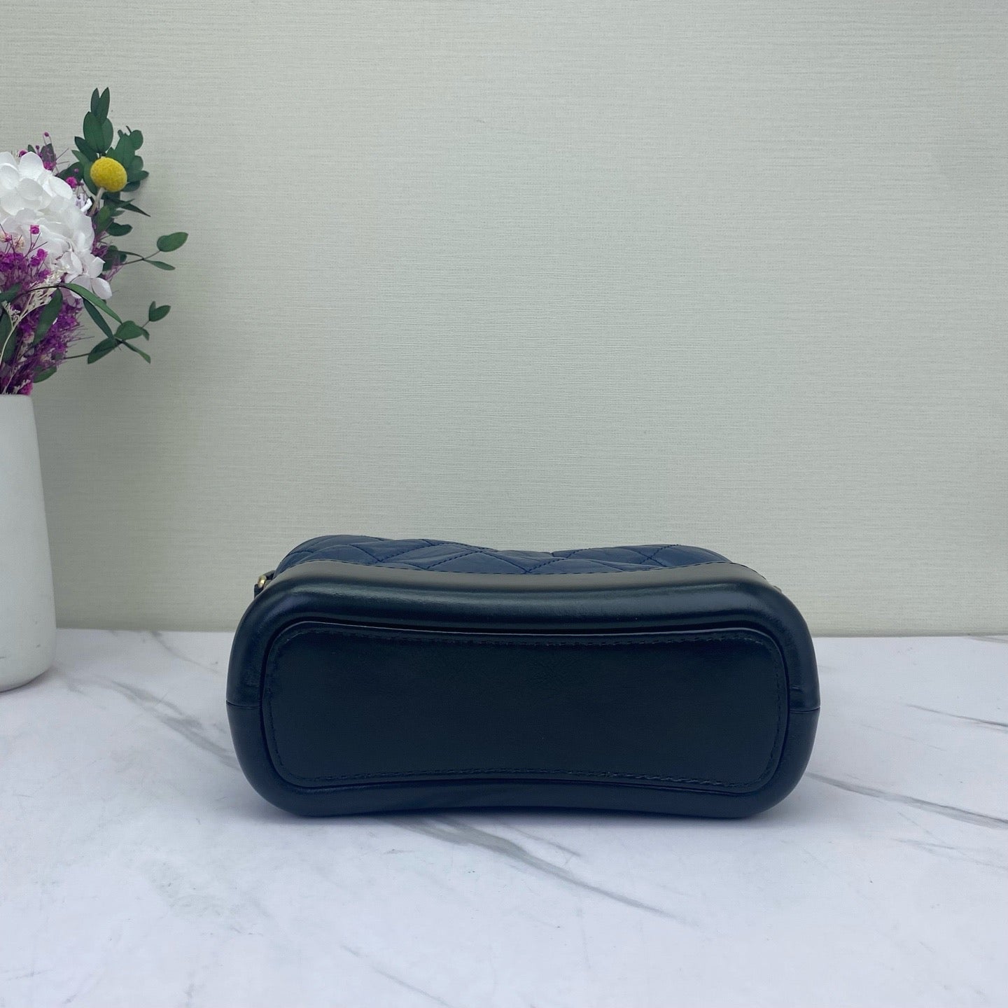 Chanel - Gabrielle Hobo - Waxed calfskin leather and smooth calfskin leather - Navy blue and Black with mixed-tone hardware - (Small)