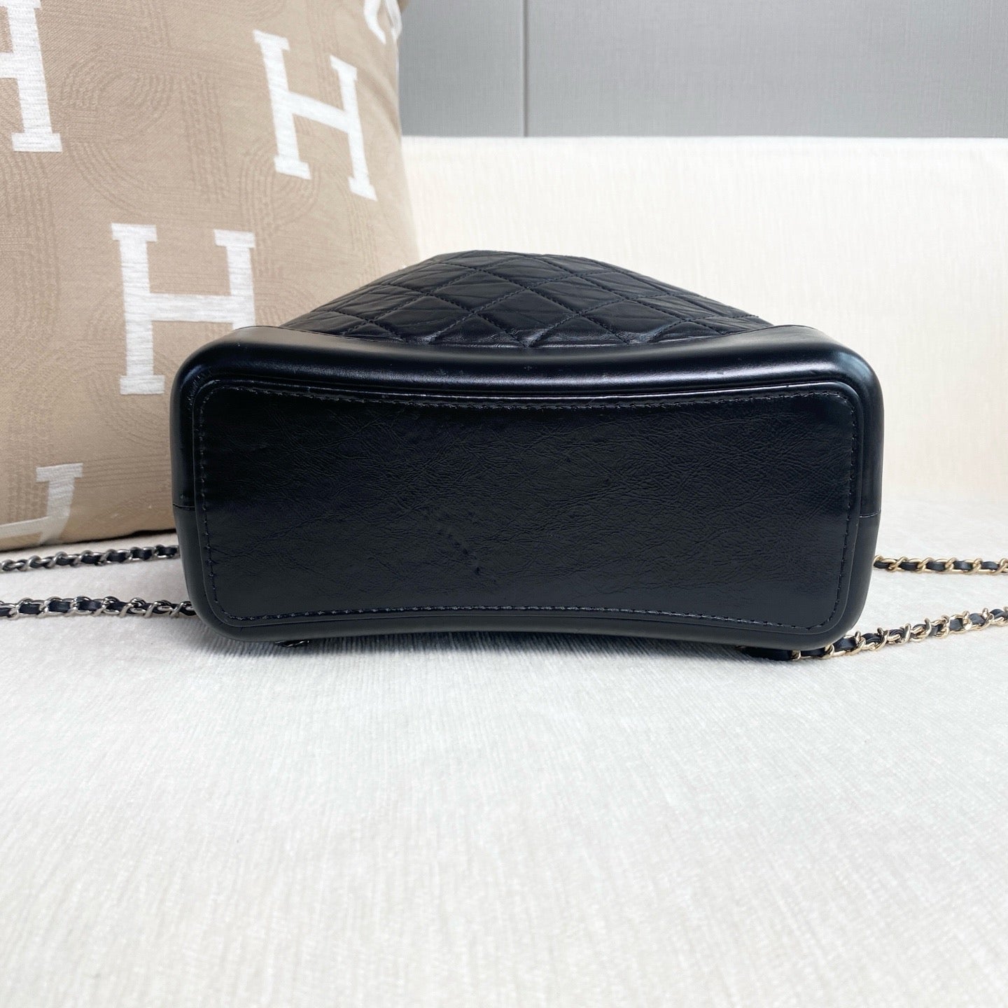 Chanel - Gabrielle - Leather - Black - (Medium)