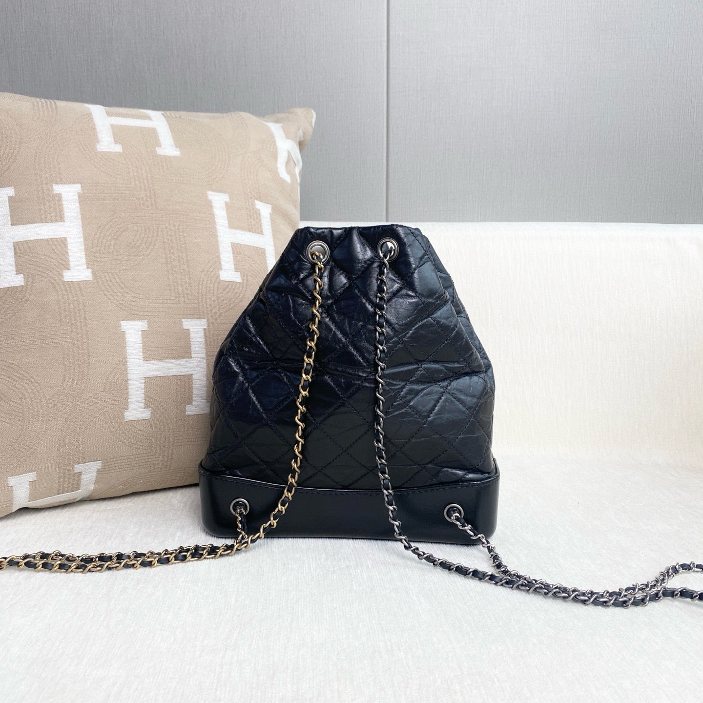 Chanel - Gabrielle - Leather - Black - (Medium)