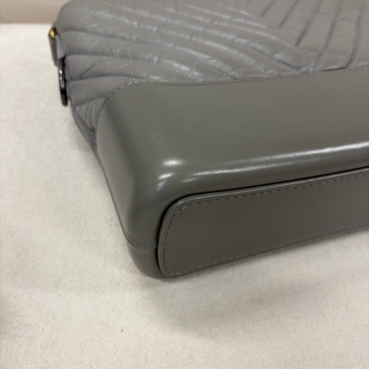 Chanel - Gabrielle - Leather - Grey - (medium)