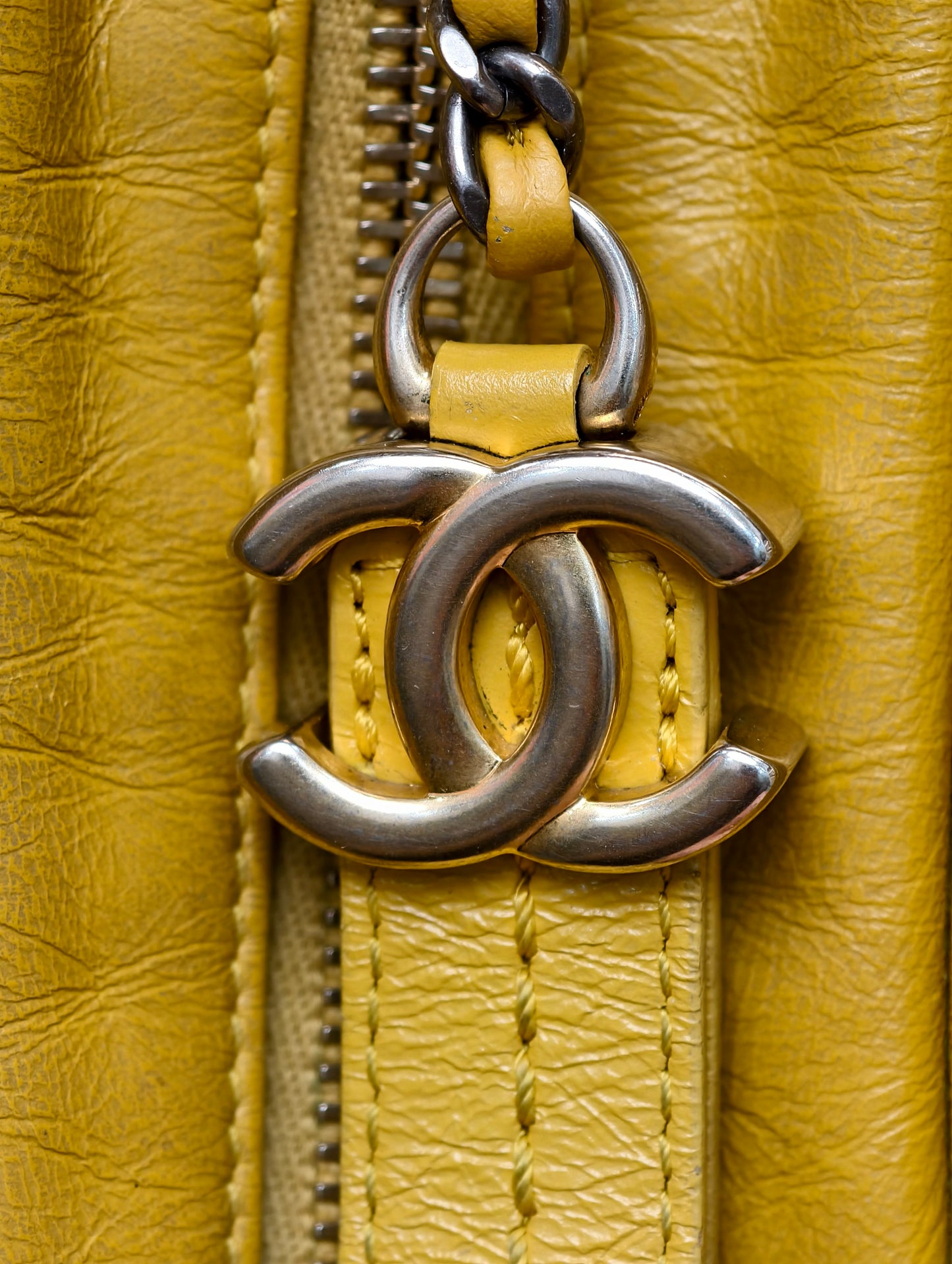 Chanel - Gabrielle - Leather - Yellow - (medium)