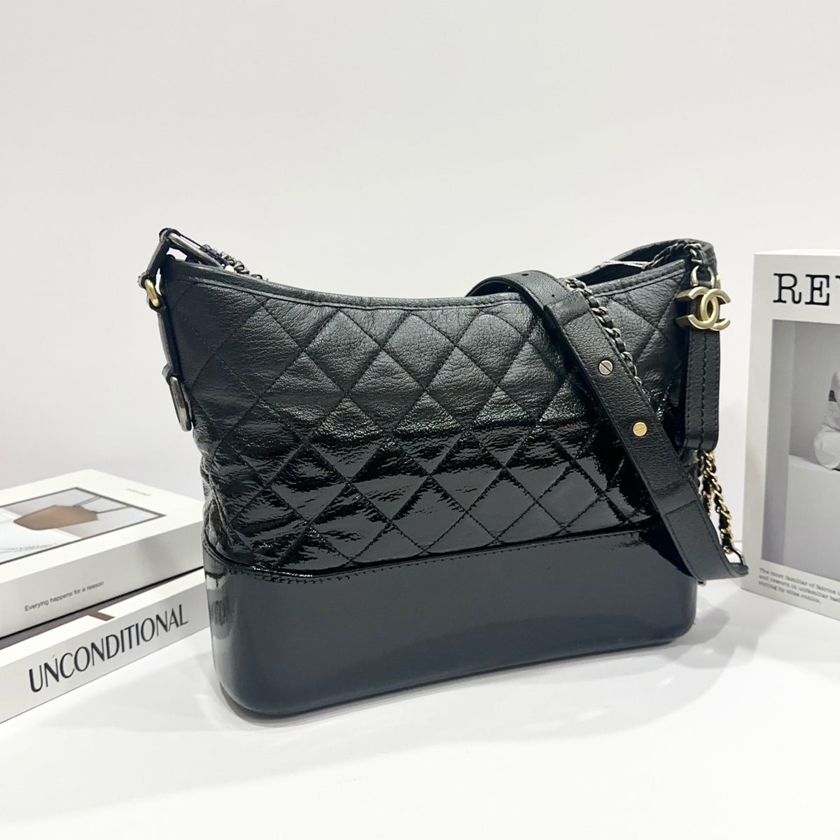 Chanel - Gabrielle Medium - Leather - Black - (medium)