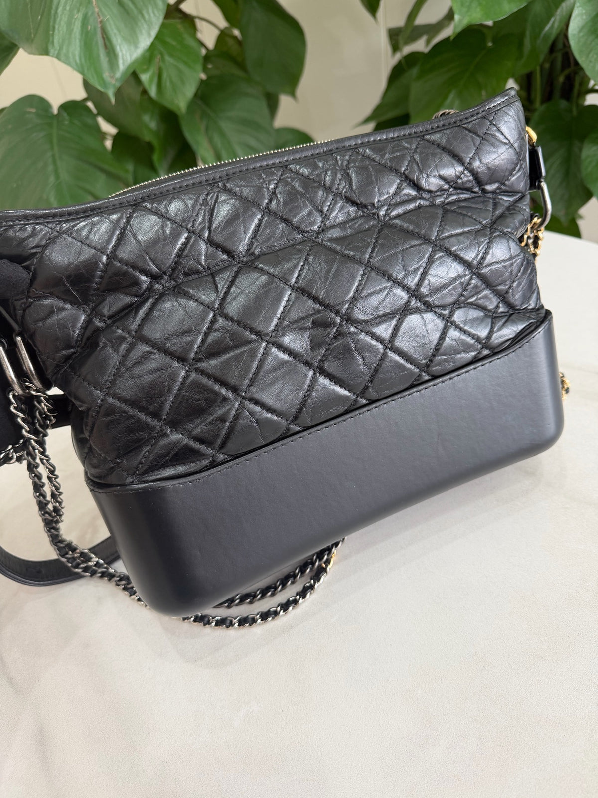 Chanel - Gabrielle Medium - Leather - Black - (medium)