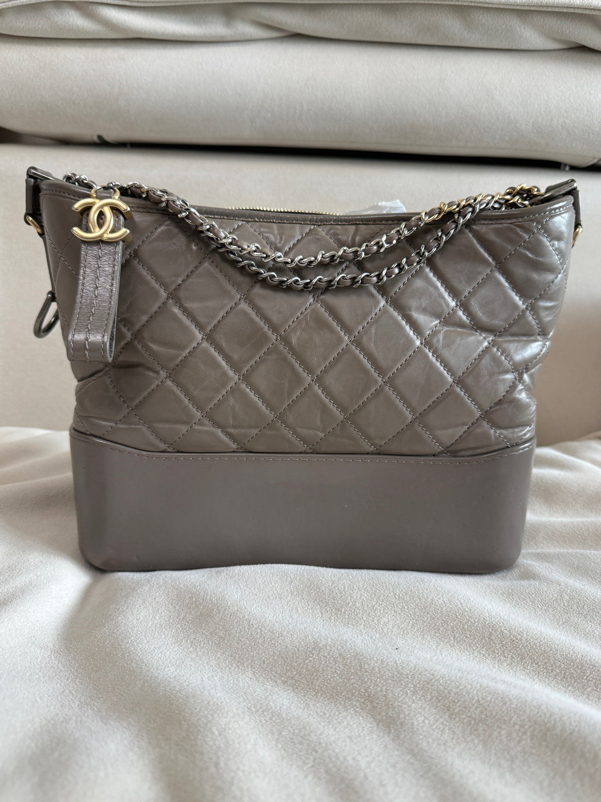 Chanel - Gabrielle Medium - Leather - Grey - (medium)