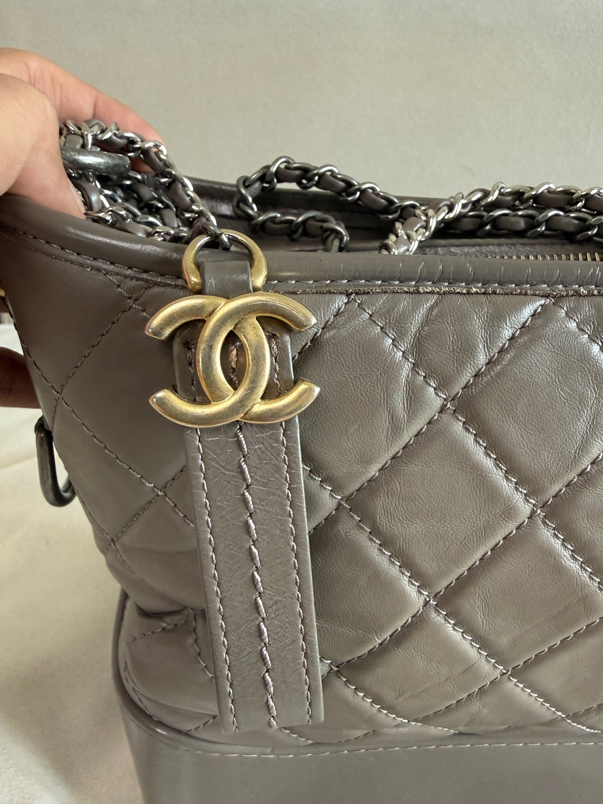 Chanel - Gabrielle Medium - Leather - Grey - (medium)