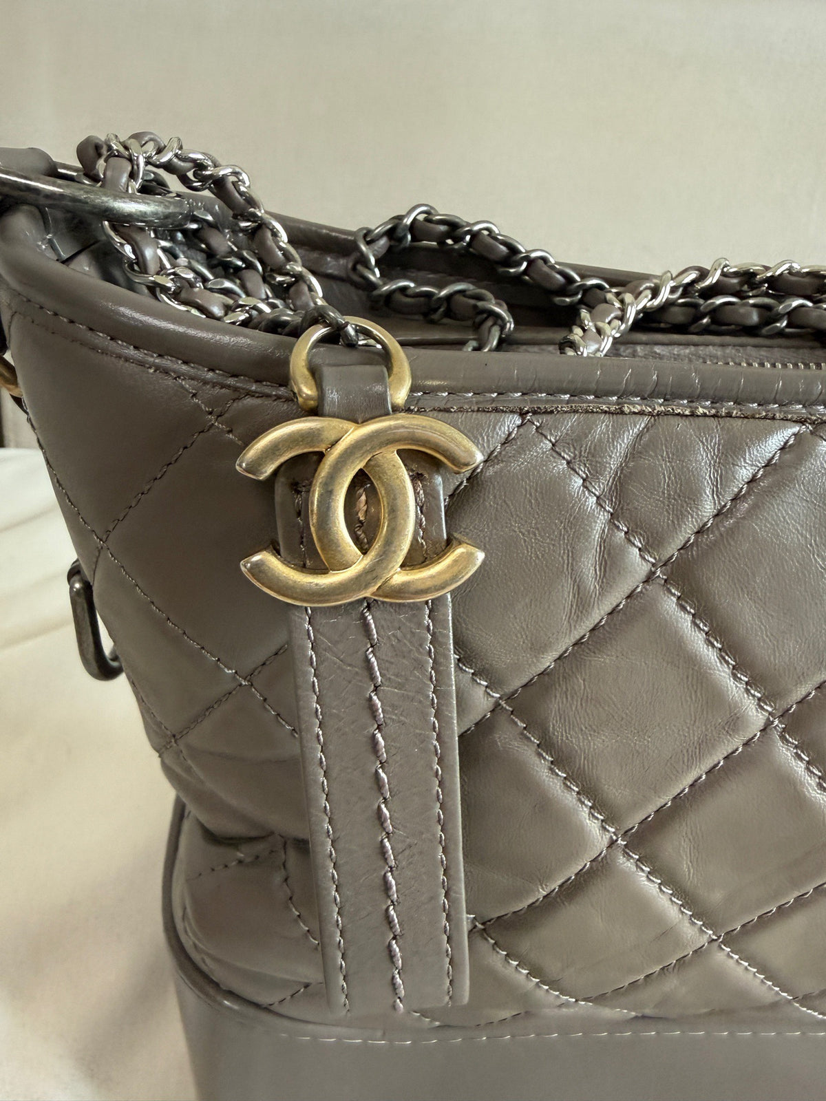 Chanel - Gabrielle Medium - Leather - Grey - (medium)