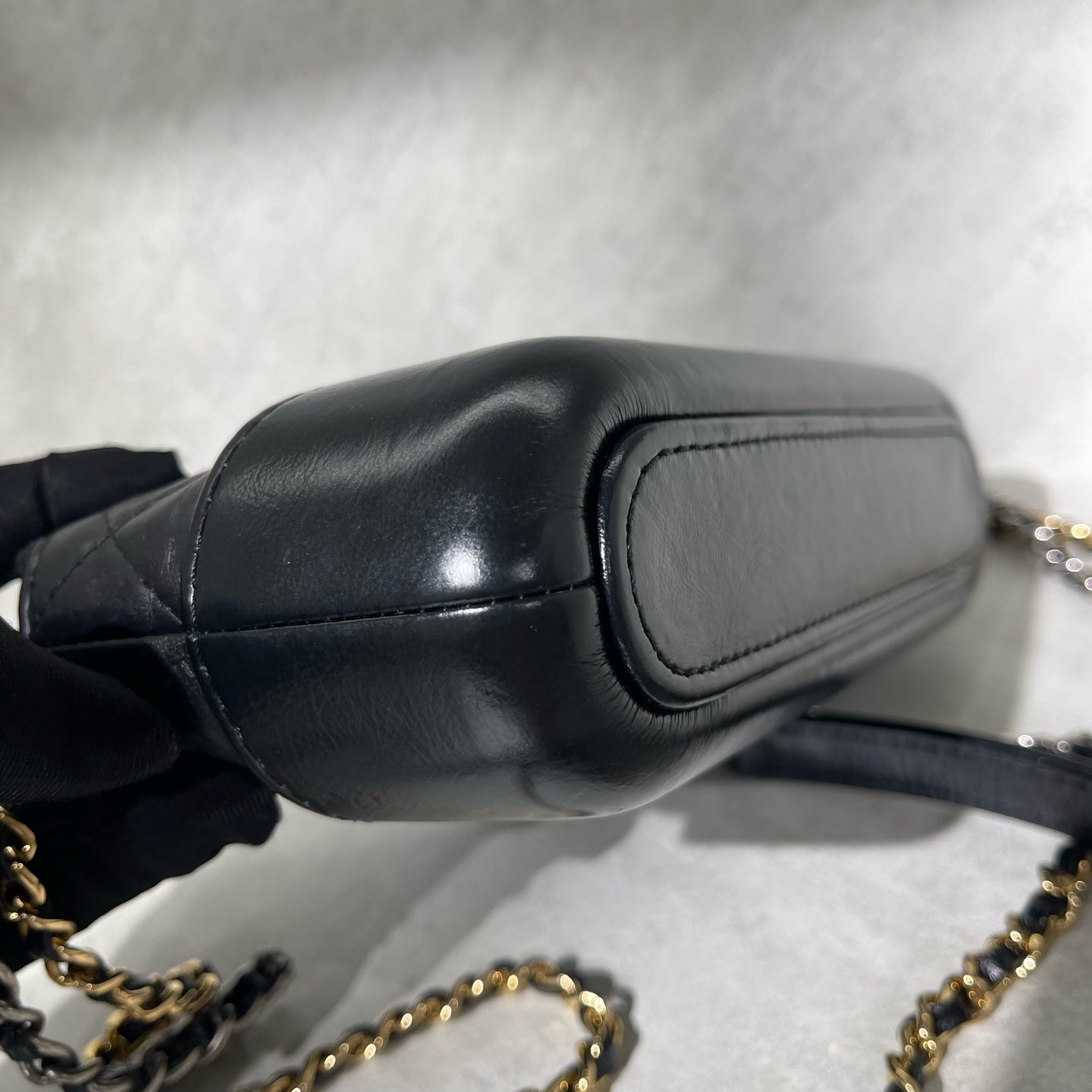 Chanel - Gabrielle Mini Chain Crossbody Bag - Aged calfskin leather - Black - (mini)