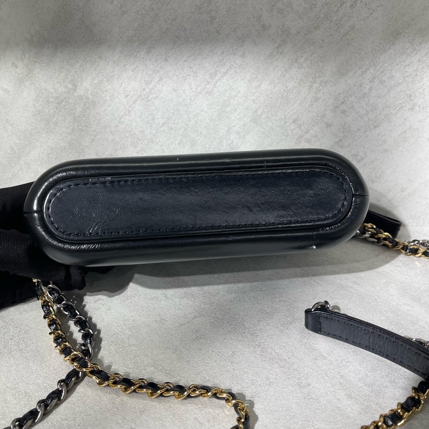 Chanel - Gabrielle Mini Chain Crossbody Bag - Aged calfskin leather - Black - (mini)