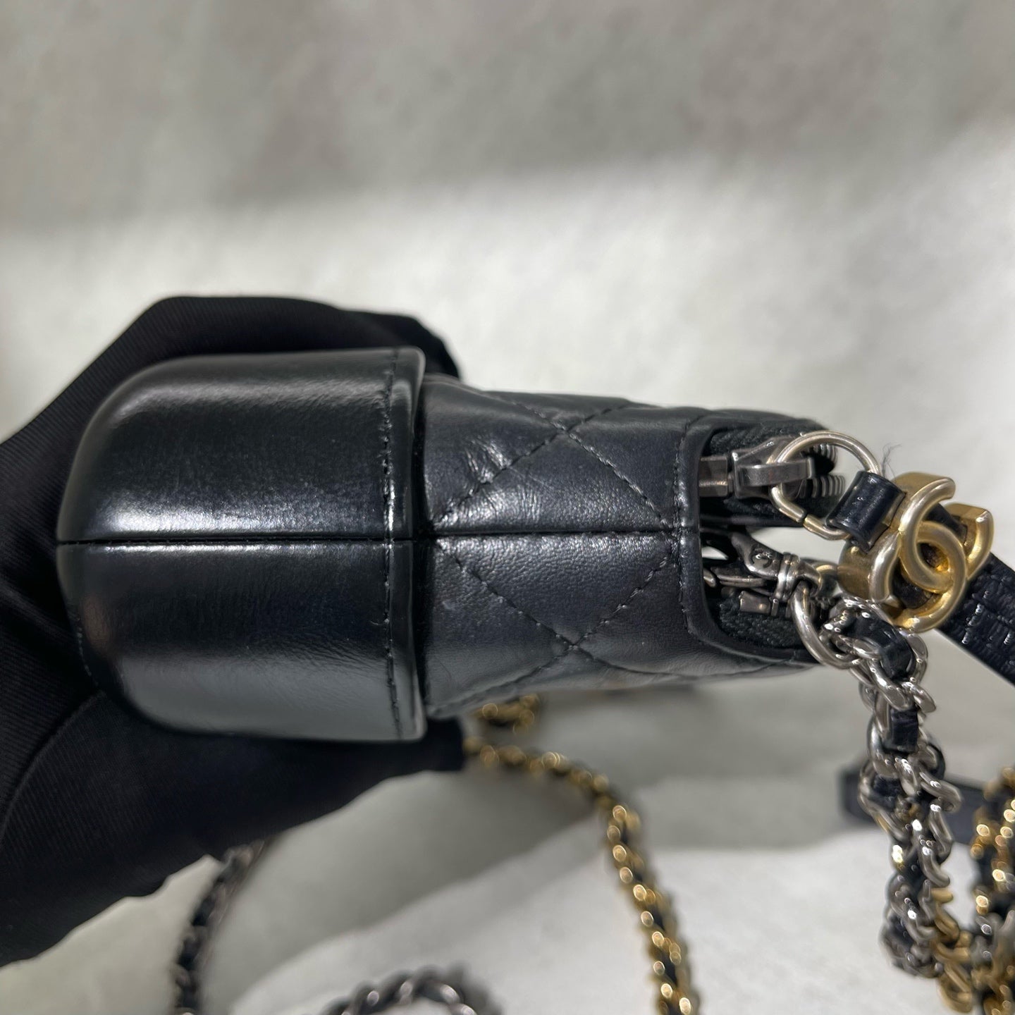Chanel - Gabrielle Mini Chain Crossbody Bag - Aged calfskin leather - Black - (mini)