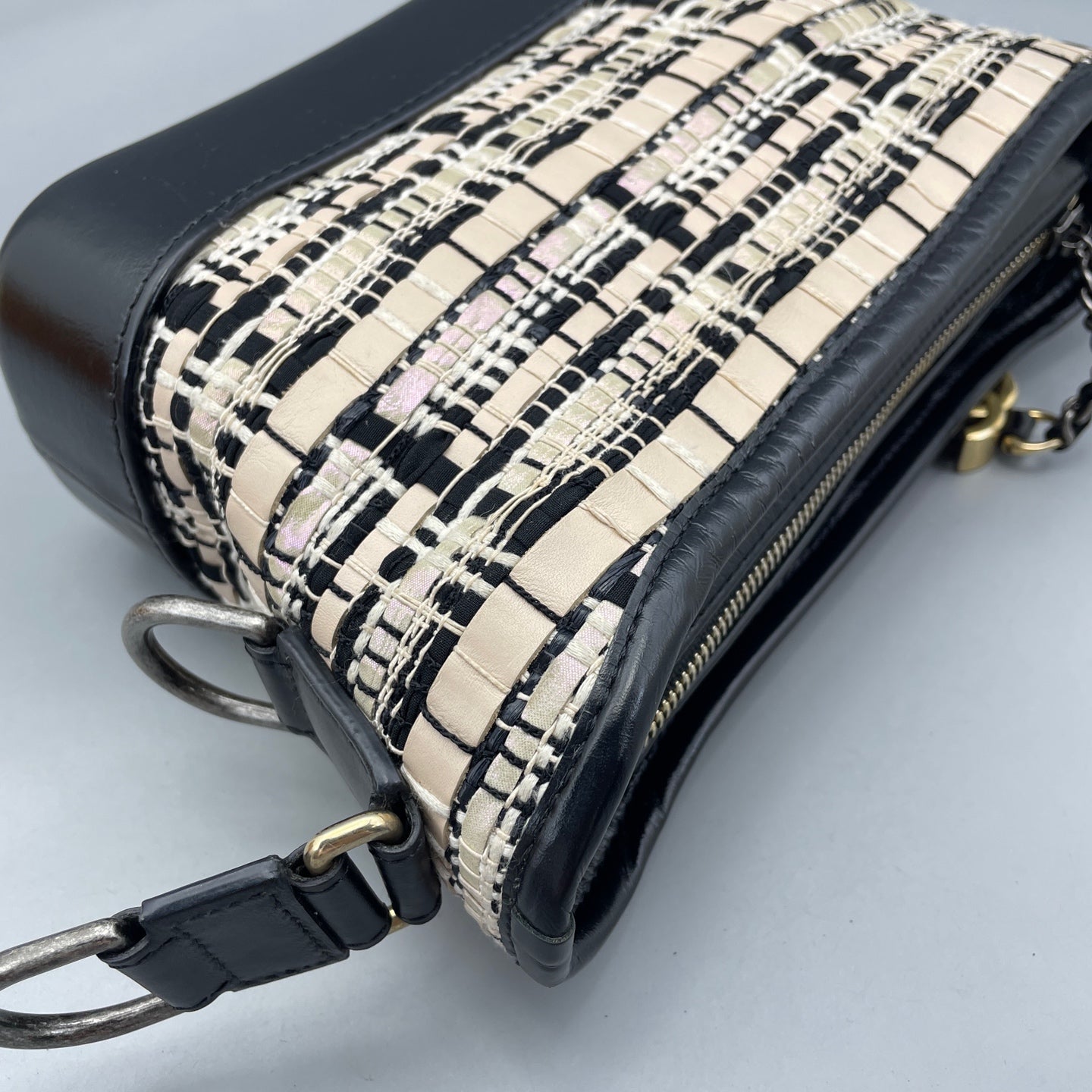 Chanel - Gabrielle Small Hobo Bag - Woven textile and calfskin leather - Multicolour (Black, Beige, White) - (Small)